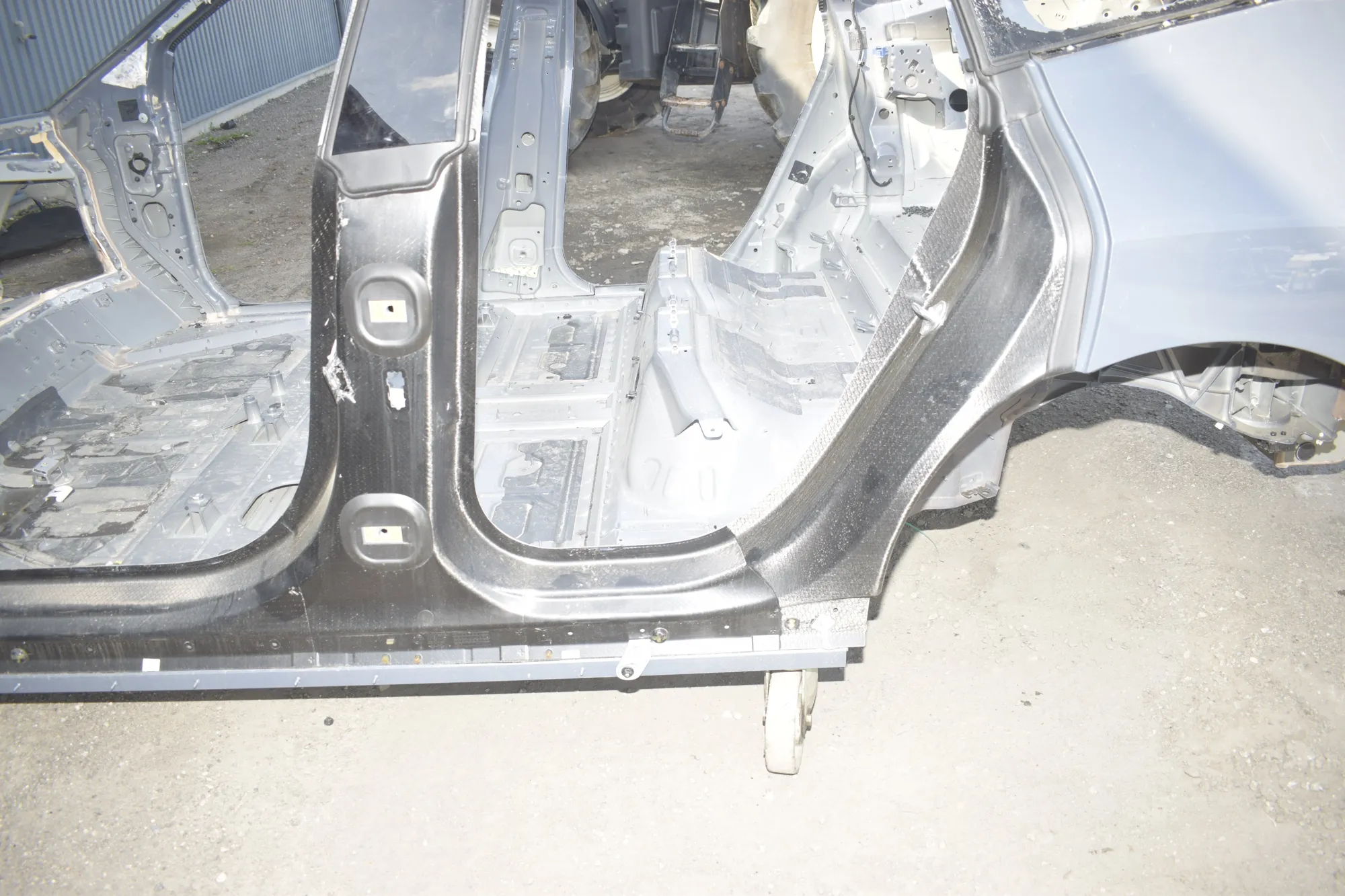 Left Side Metalic Sideskirt Cover · BMW iX (I20) BMW iX (I20) M60 2022 – 4