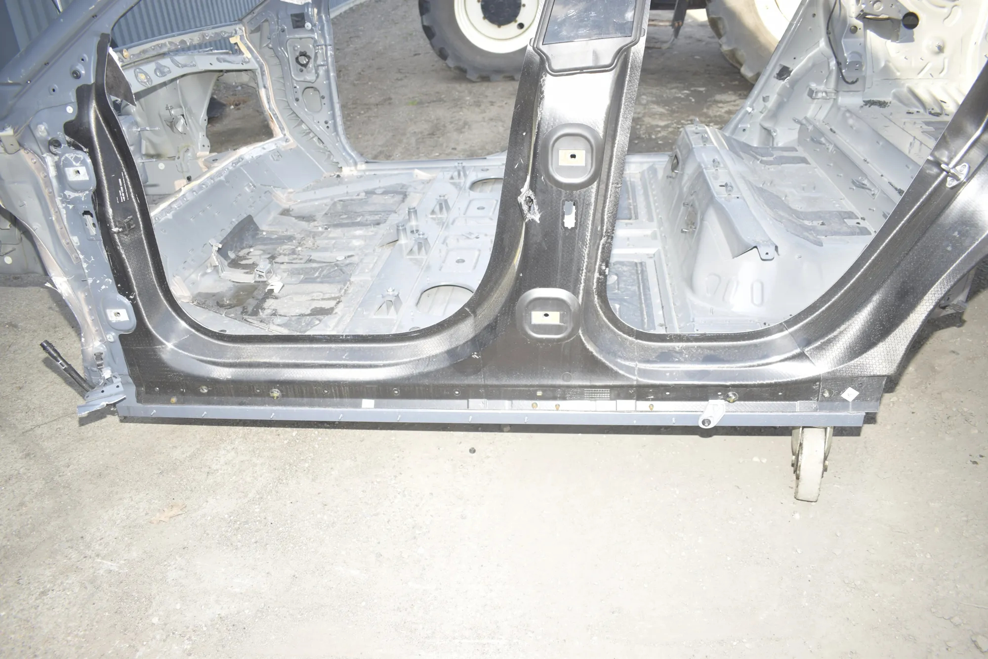 Left Side Metalic Sideskirt Cover · BMW iX (I20) BMW iX (I20) M60 2022 – 2