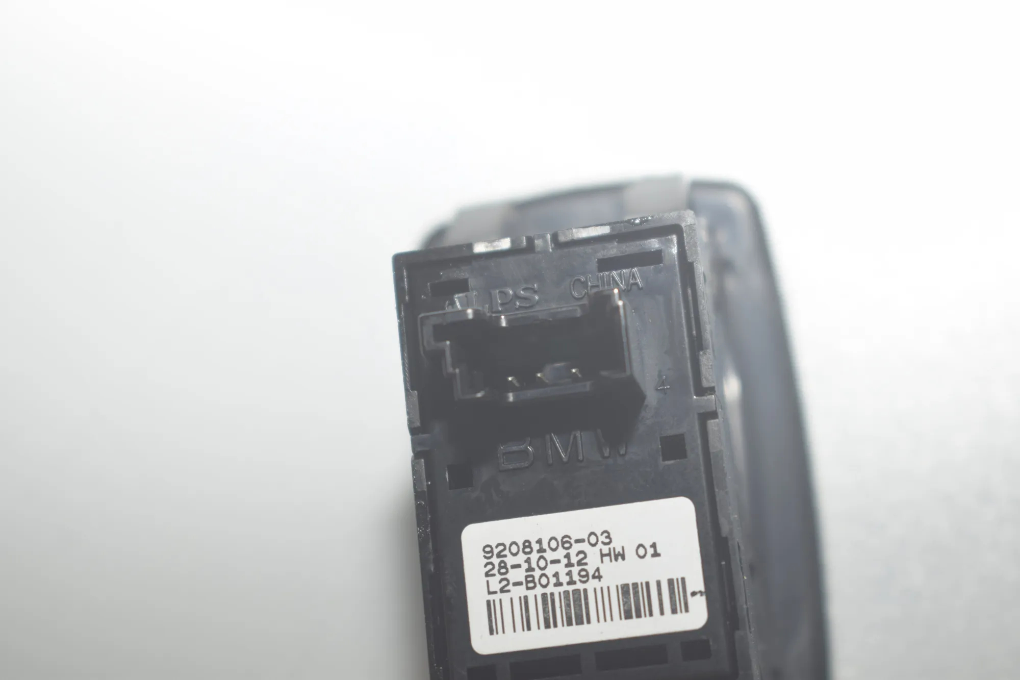 Front Right Door Window Switch – OEM 9208106 · BMW X3 (F25) xDrive 20 d 2013 – 4