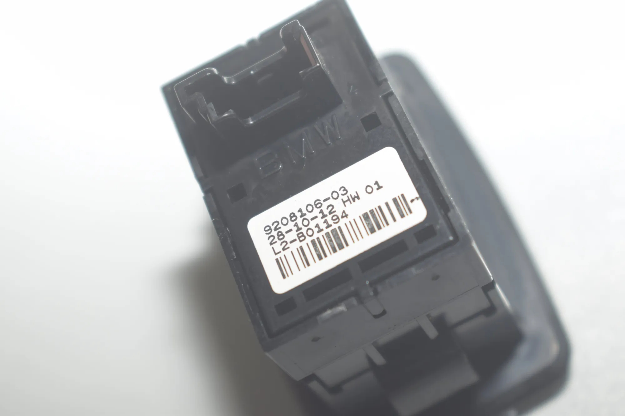 Front Right Door Window Switch – OEM 9208106 · BMW X3 (F25) xDrive 20 d 2013 – 5