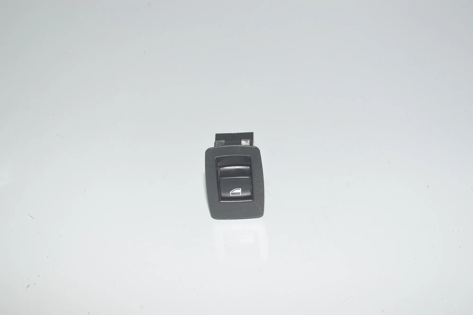 Rear Right Door Window Switch – OEM 9208106 · BMW X3 (F25) xDrive 20 d 2013
