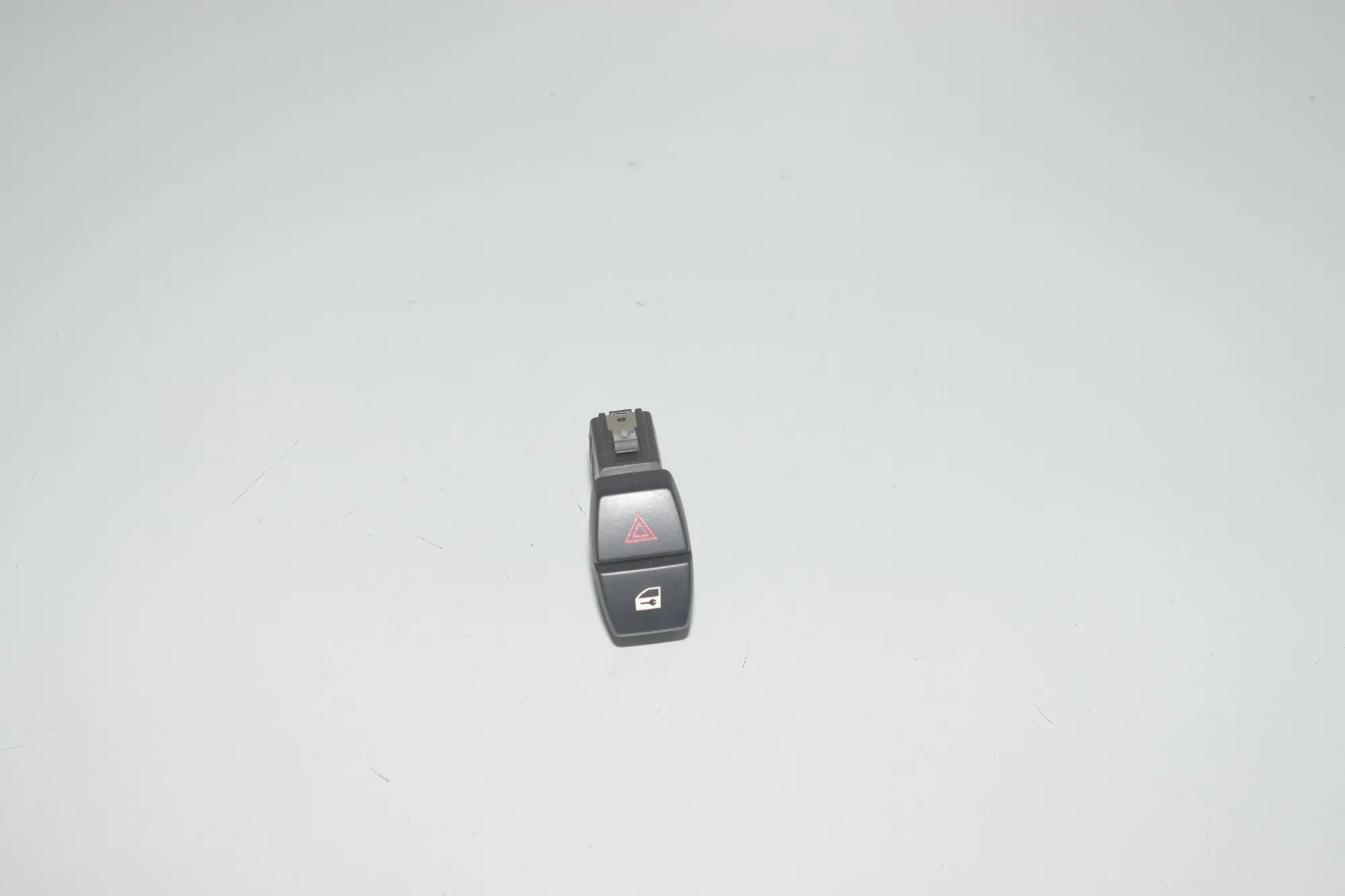 Hazard Button – OEM 9161896 · BMW X3 (F25) xDrive 20 d 2013