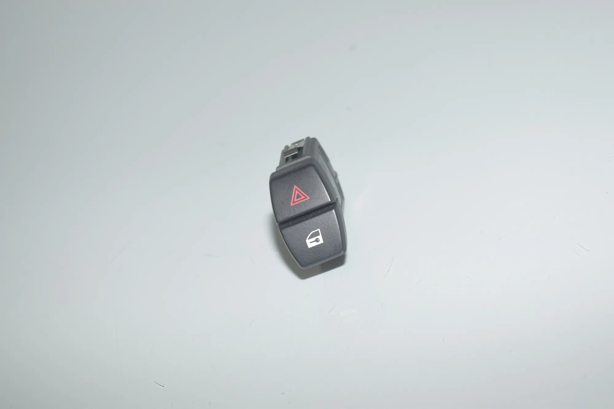 Hazard Button – OEM 9161896 · BMW X3 (F25) xDrive 20 d 2013 – 2