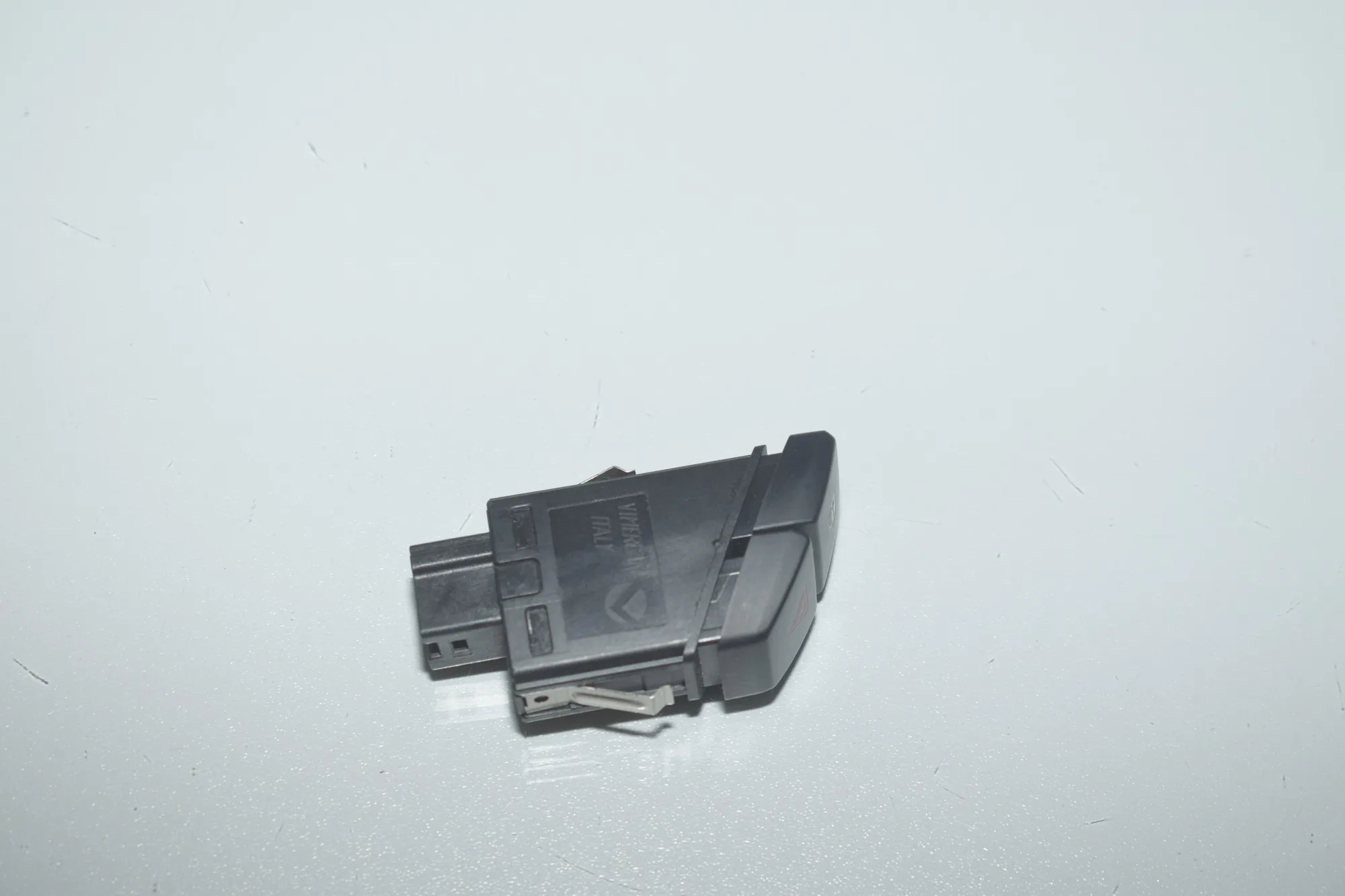 Hazard Button – OEM 9161896 · BMW X3 (F25) xDrive 20 d 2013 – 4