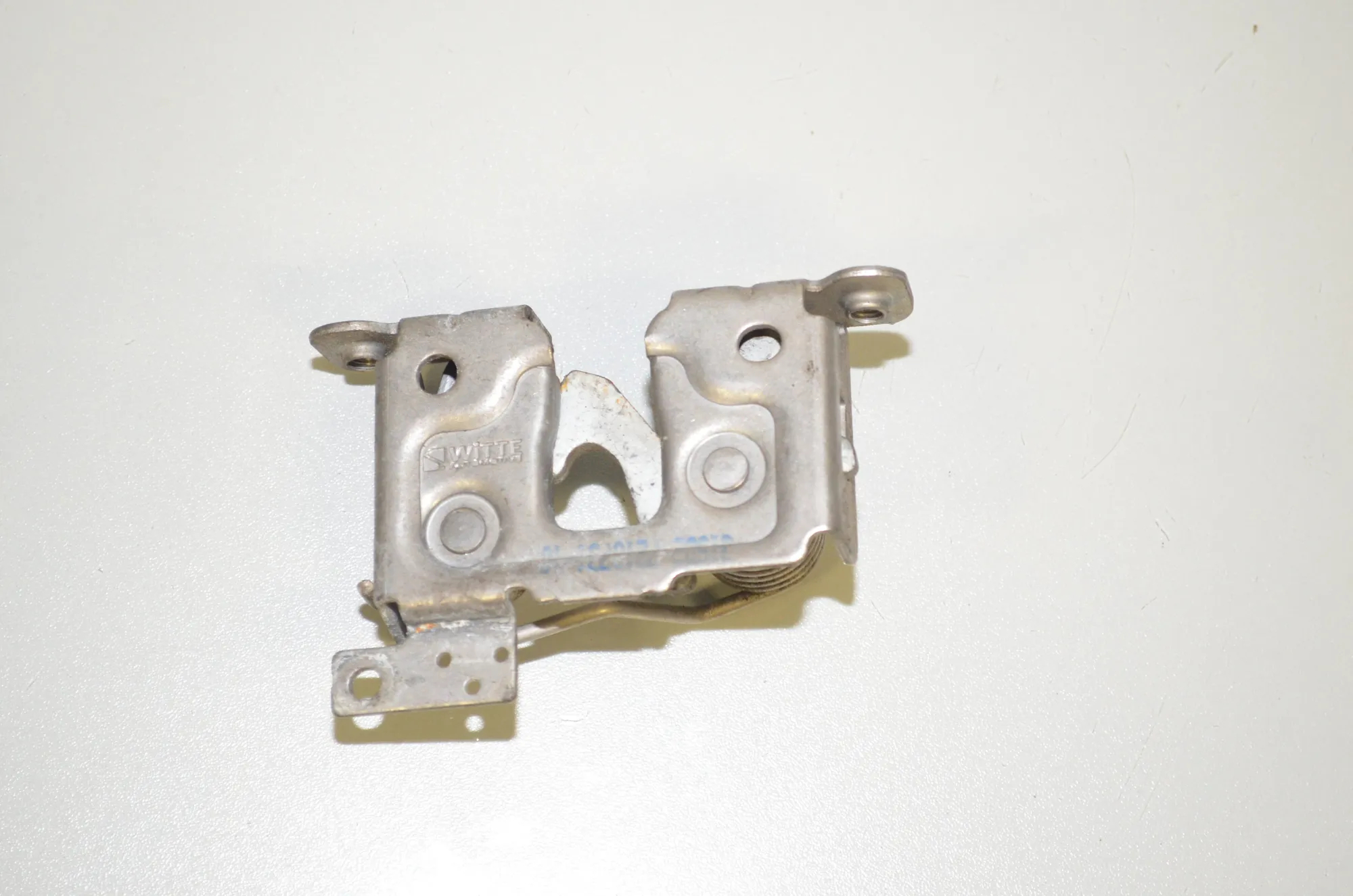 Bonnet Lock – OEM 7210731 · BMW X3 (F25) xDrive 20 d 2013