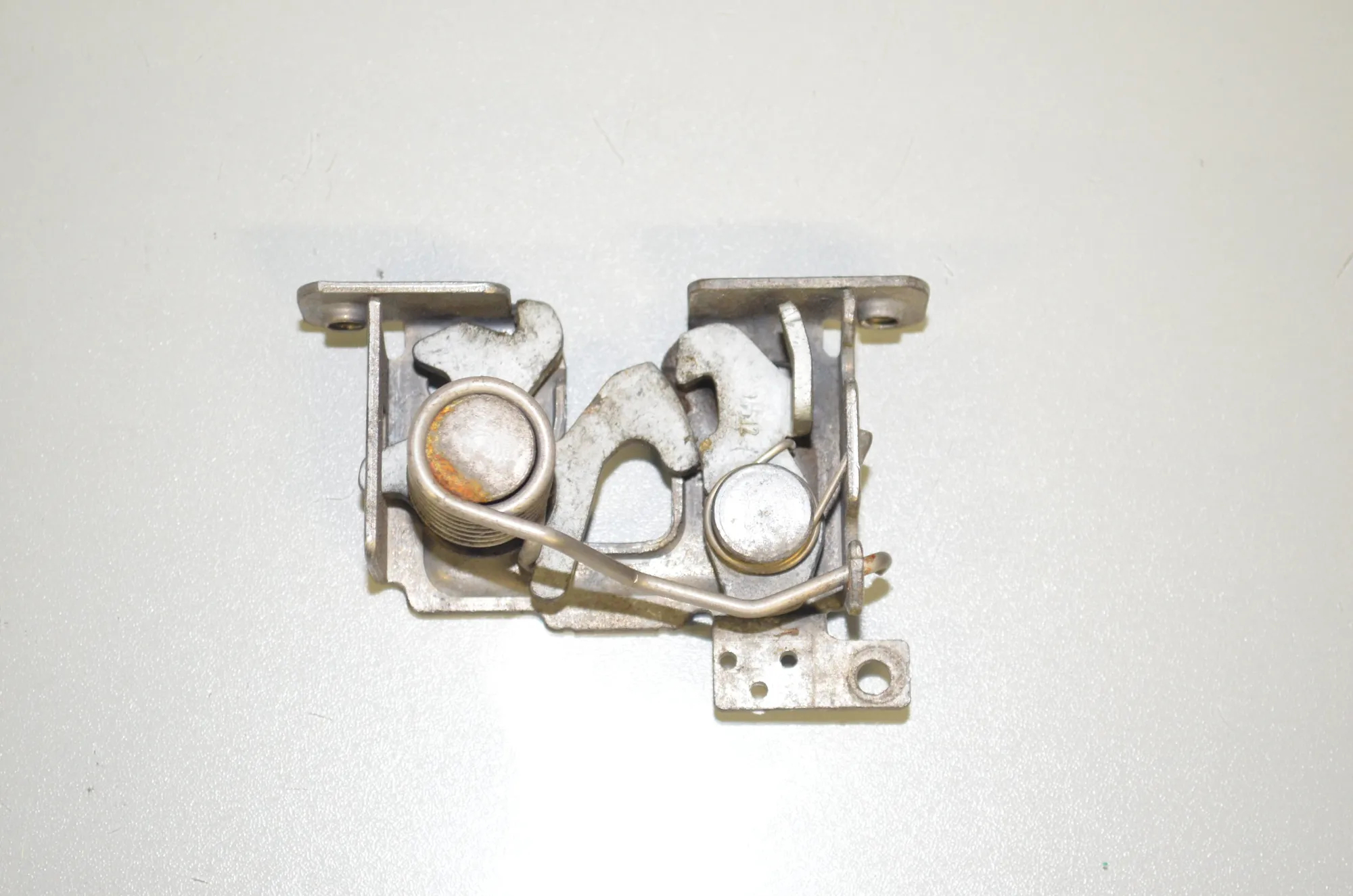 Bonnet Lock – OEM 7210731 · BMW X3 (F25) xDrive 20 d 2013 – 3