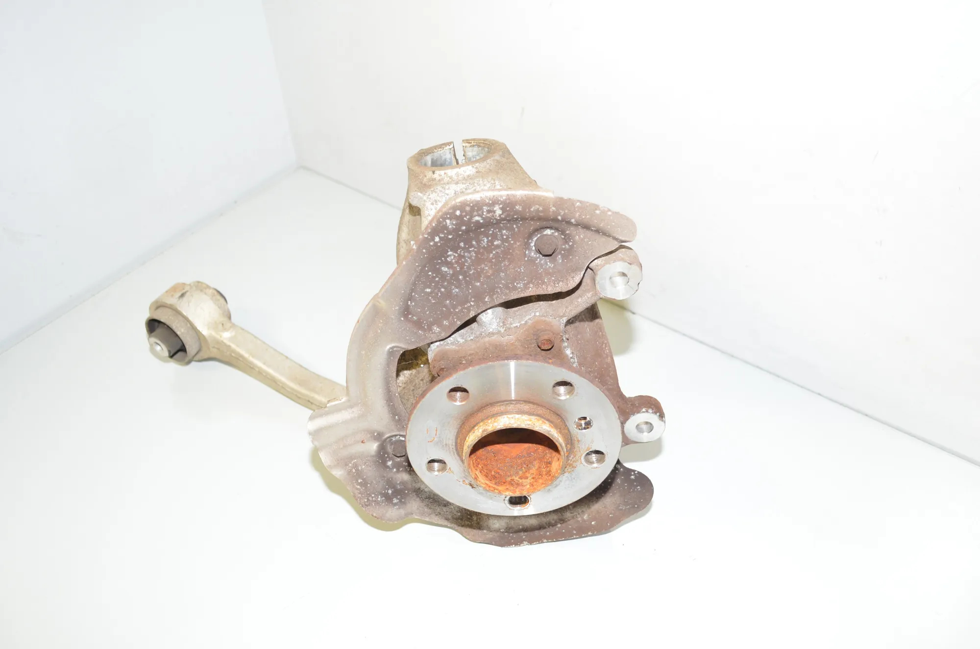 Front Left Wheel Hub – OEM 6852159 · BMW i3 (I01) Electric 2019
