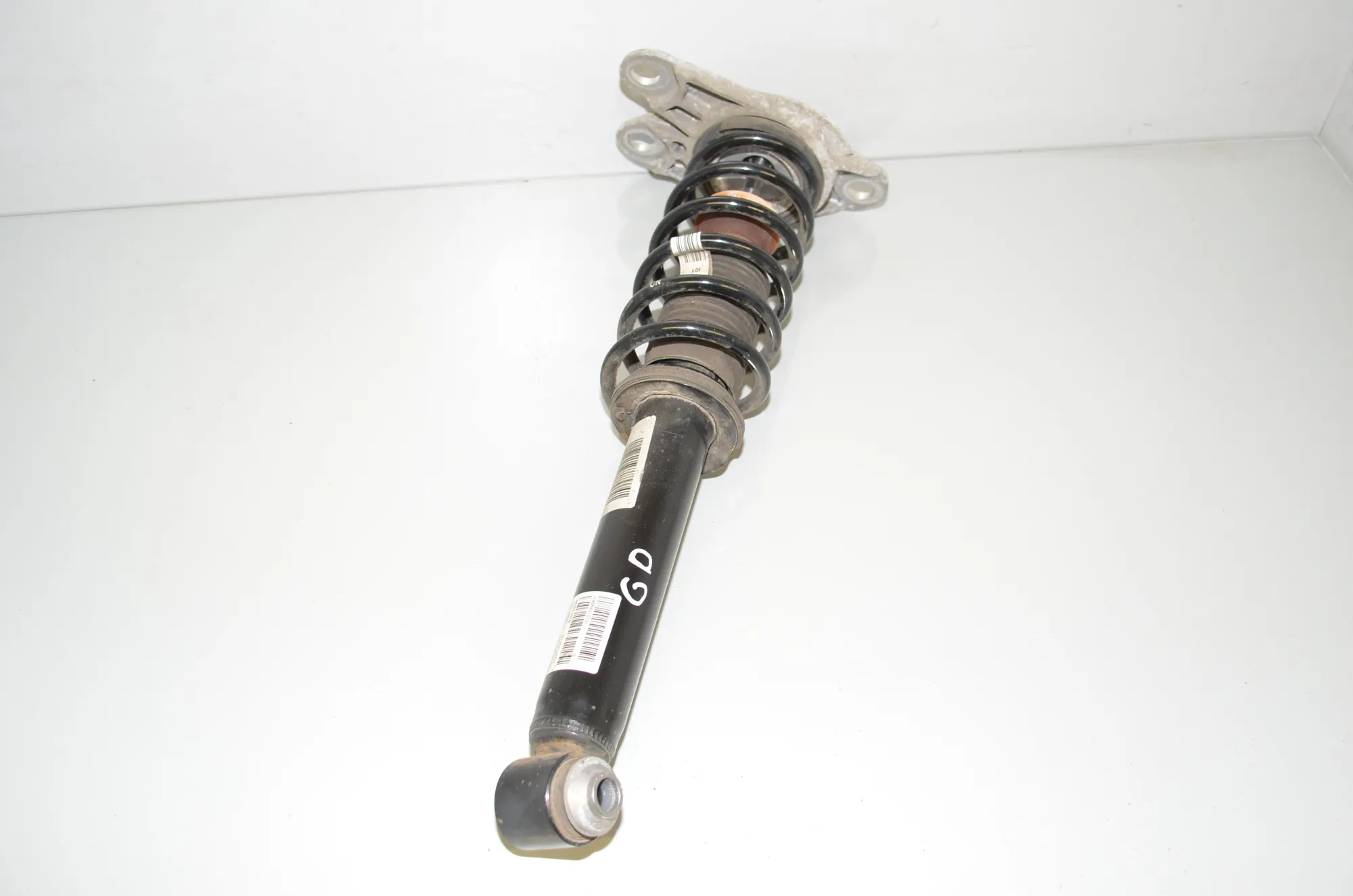 Rear Right Shock Absorber – OEM 6880101 · BMW i3 (I01) Electric 2019 – 3