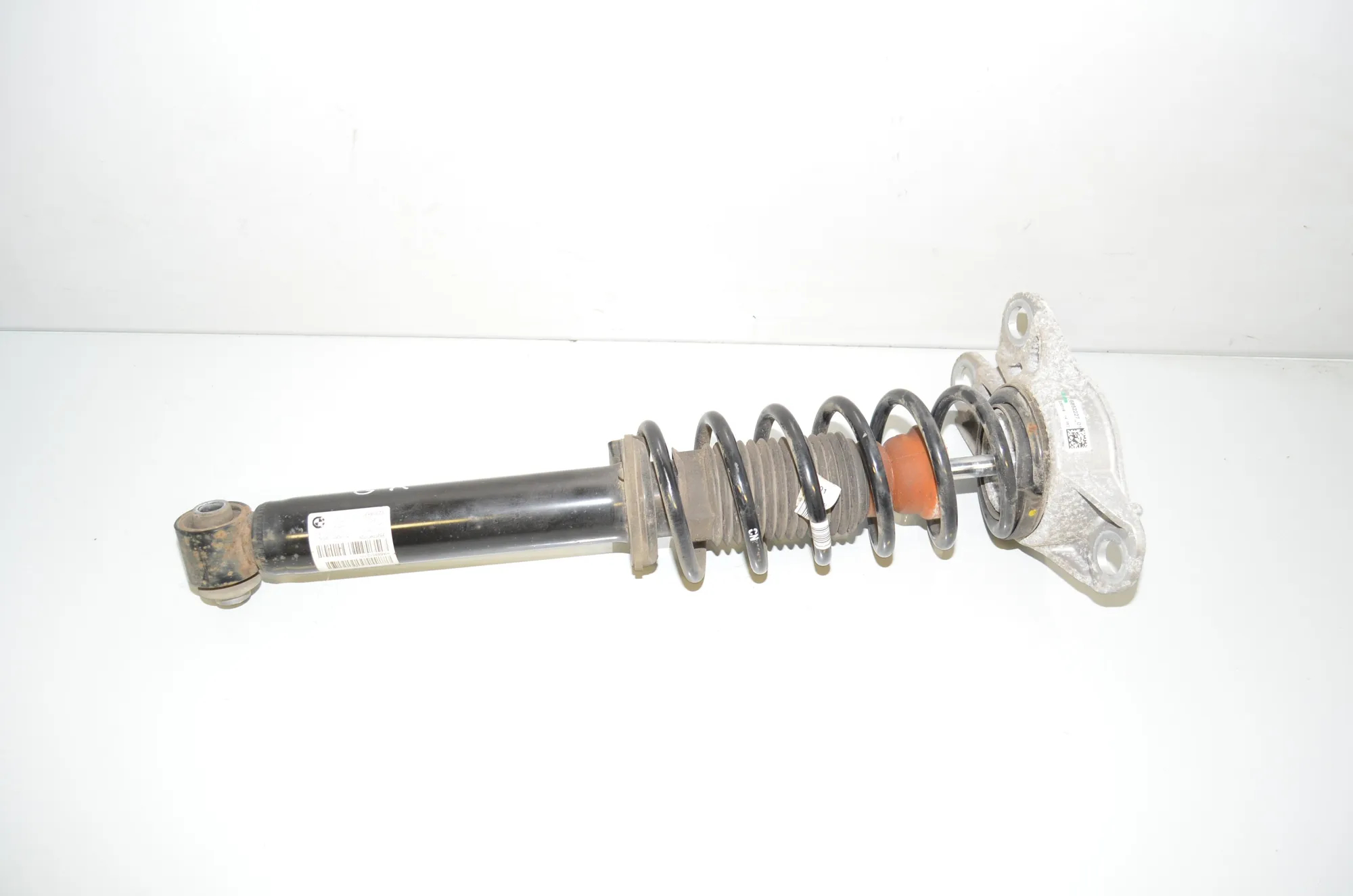 Rear Left Shock Absorber – OEM 6880101 · BMW i3 (I01) Electric 2019 – 2