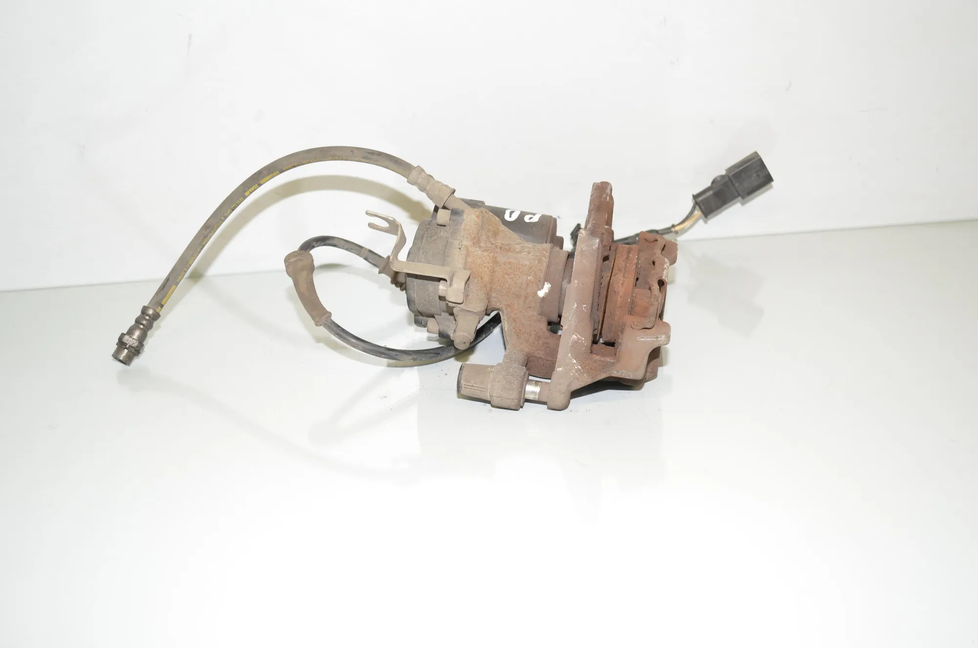 Rear Left Brake Caliper – OEM 6883025 · BMW i3 (I01) Electric 2019 – 3