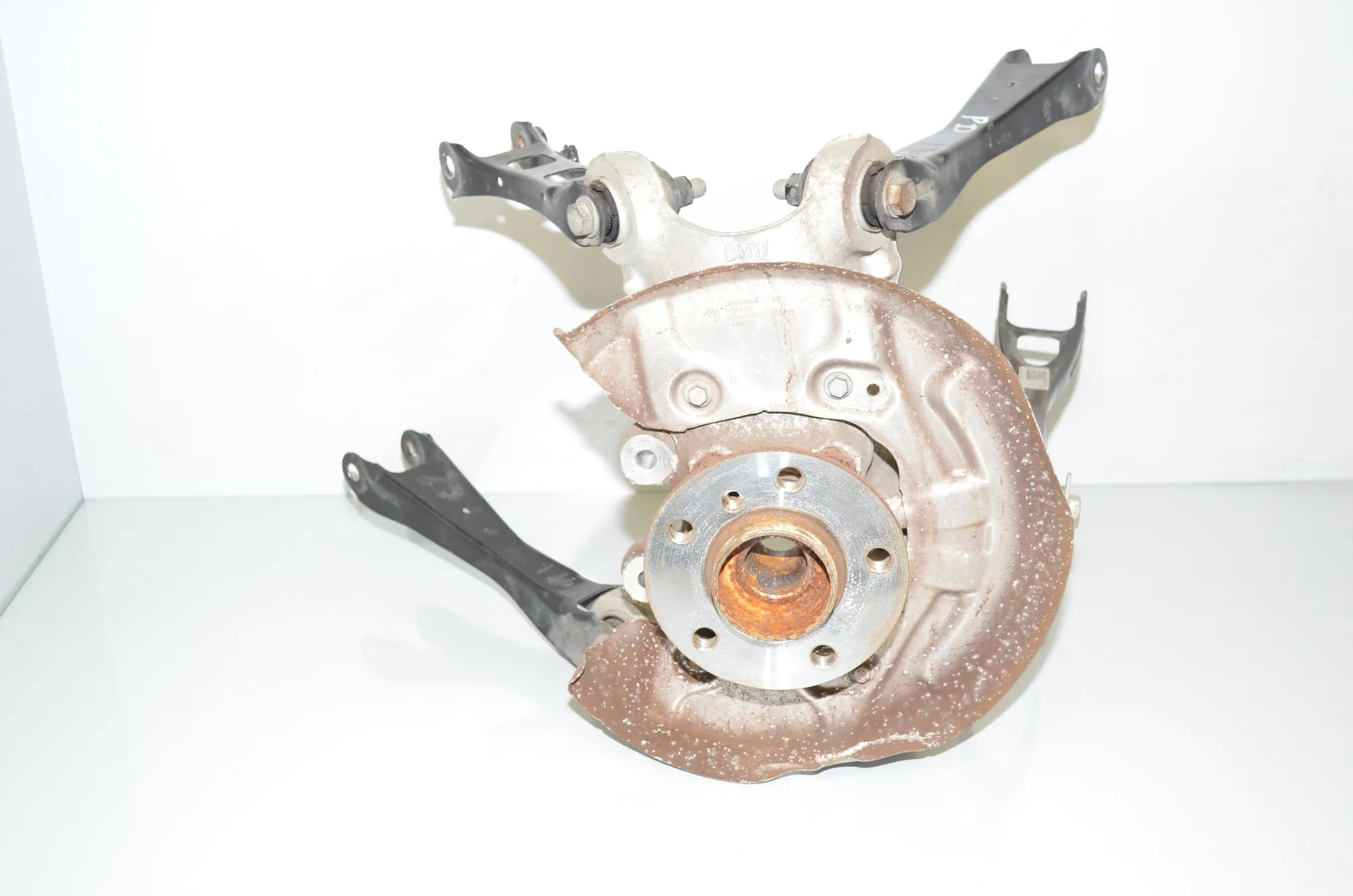 Rear Left Wheel Hub Spindle – OEM 6852161 · BMW i3 (I01) Electric 2019