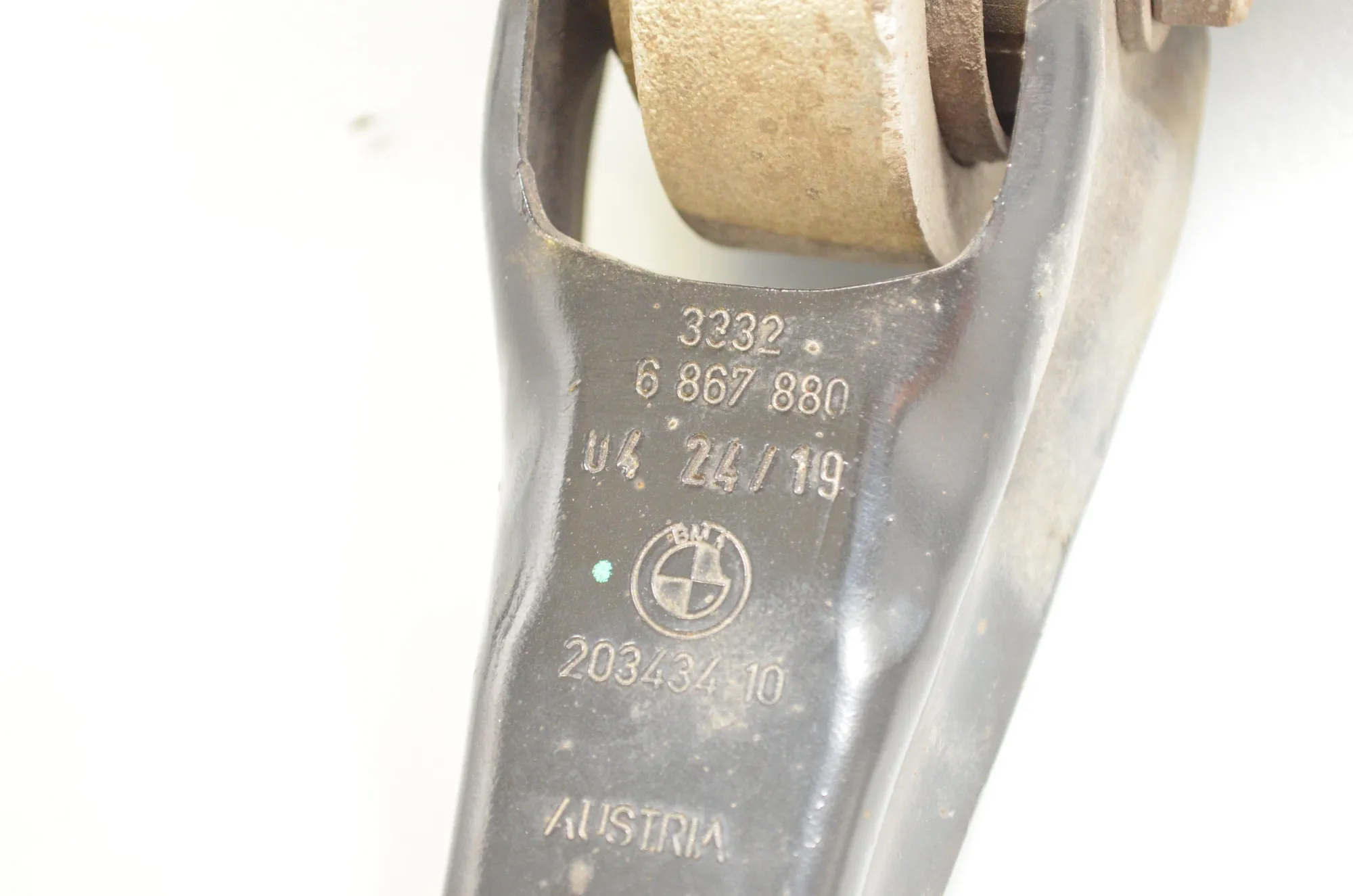 Rear Left Wheel Hub Spindle – OEM 6852161 · BMW i3 (I01) Electric 2019 – 4