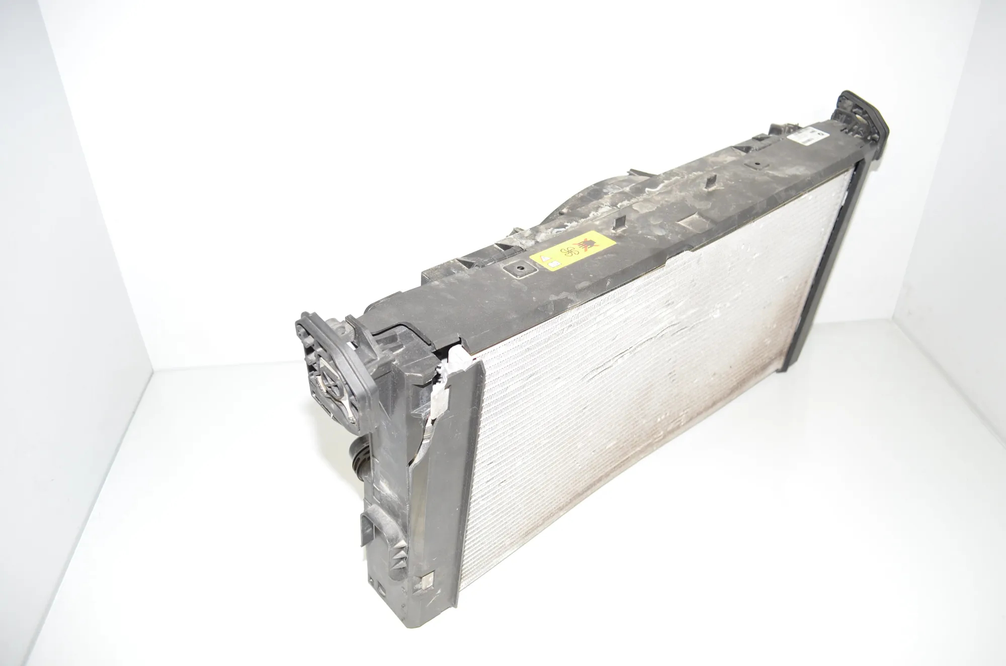 Radiator Pack Set – OEM 8642143 · BMW i3 (I01) Electric 2019 – 4