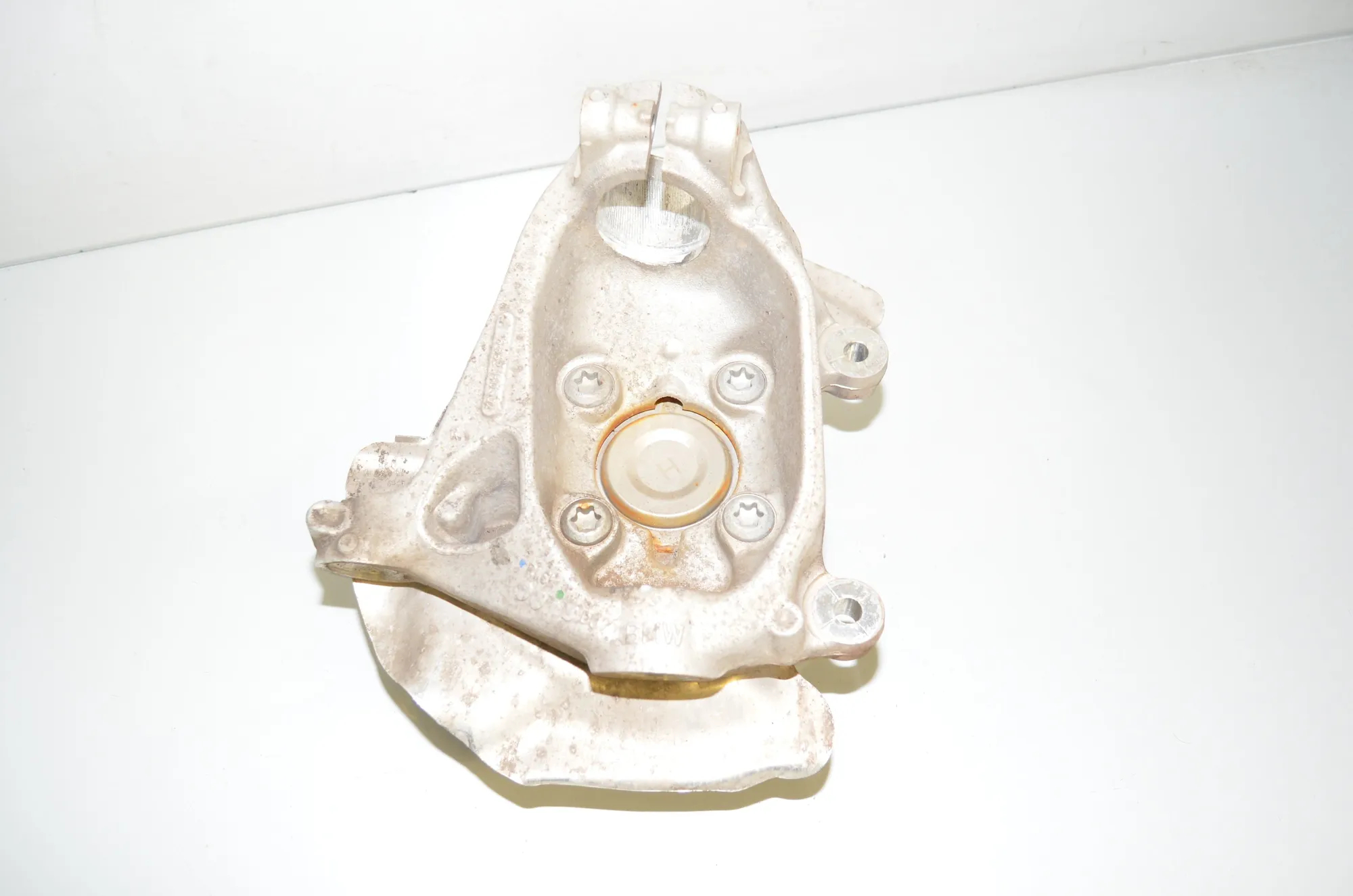 Front Right Wheel Hub – OEM 6852160 · BMW i3 (I01) BMW i3 (I01) Electric 2015 – 3