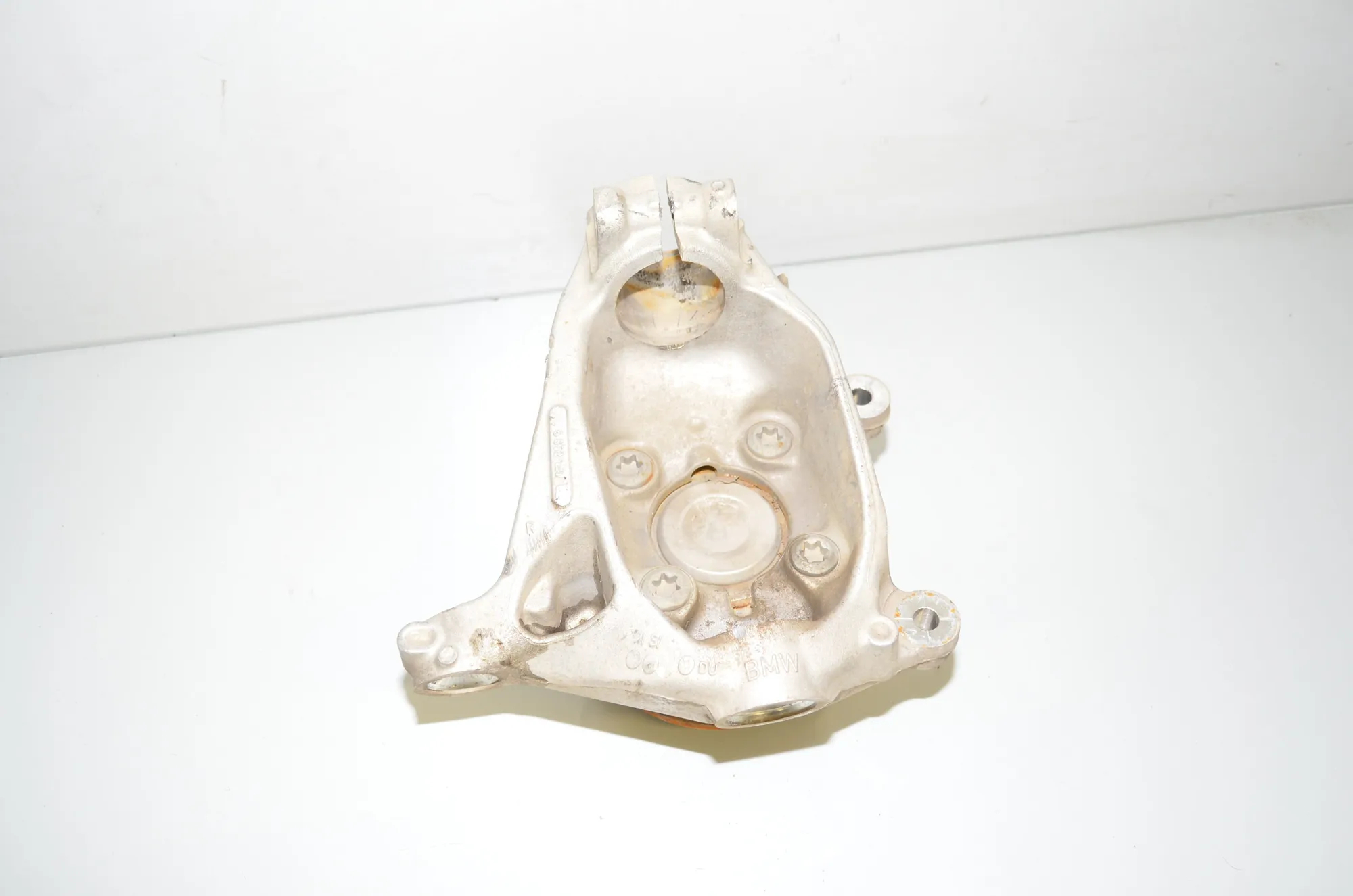 Front Right Wheel Hub – OEM 6852160 · BMW i3 (I01) BMW i3 (I01) Electric 2015 – 3