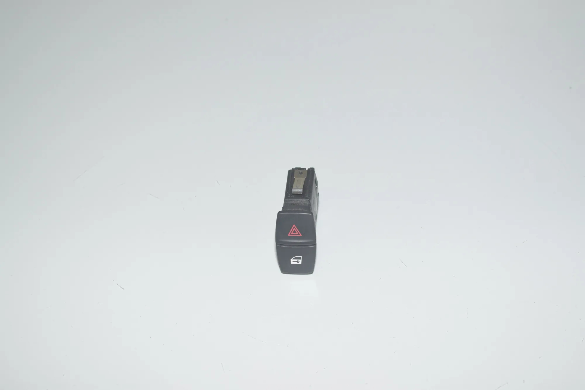 Hazard Button – OEM 9231786 · BMW 3 Touring (F31) 330 d 2013