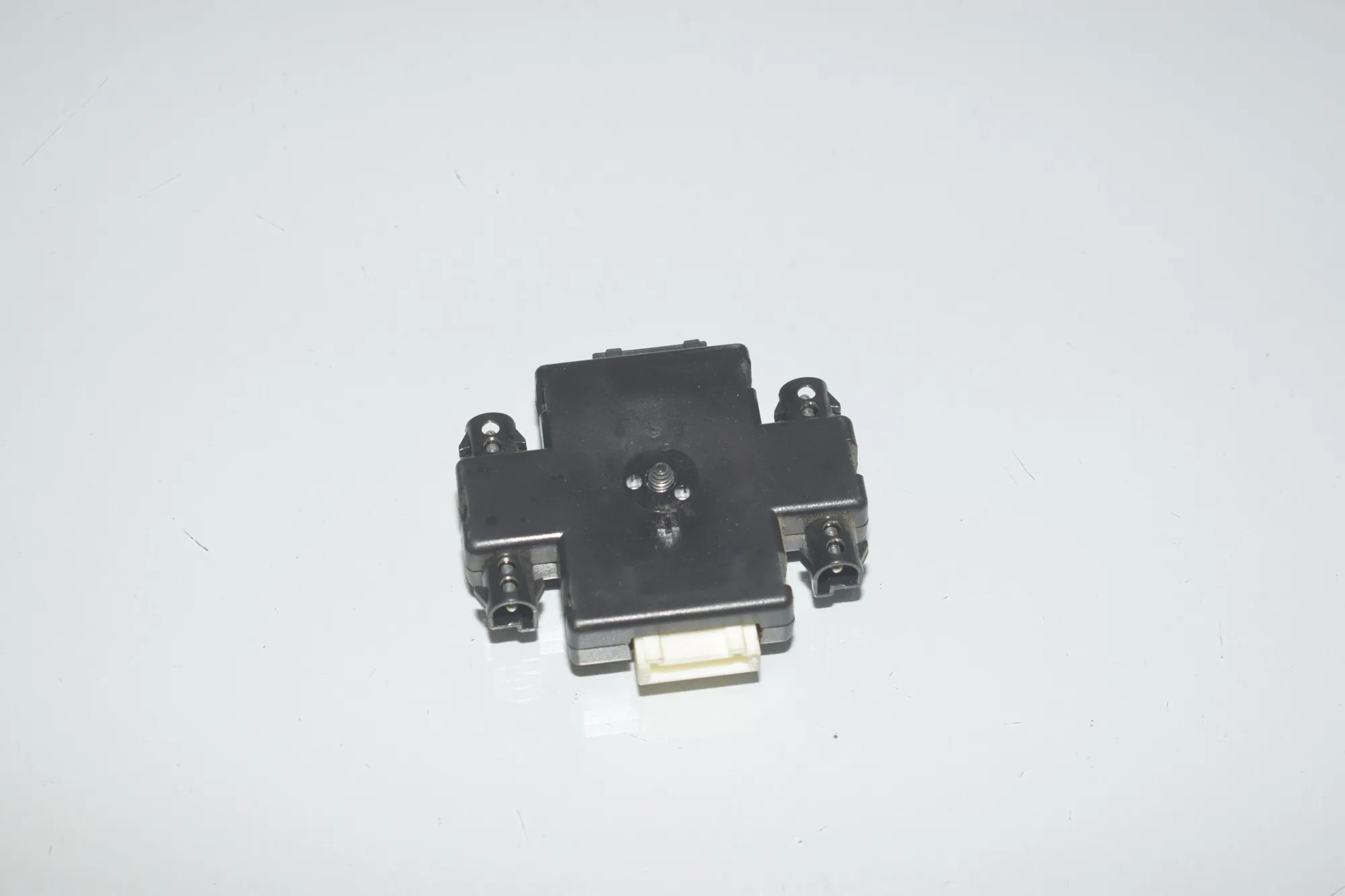 Antenna Amplifier – OEM 9229043 · BMW 3 Touring (F31) 330 d 2013 – 2