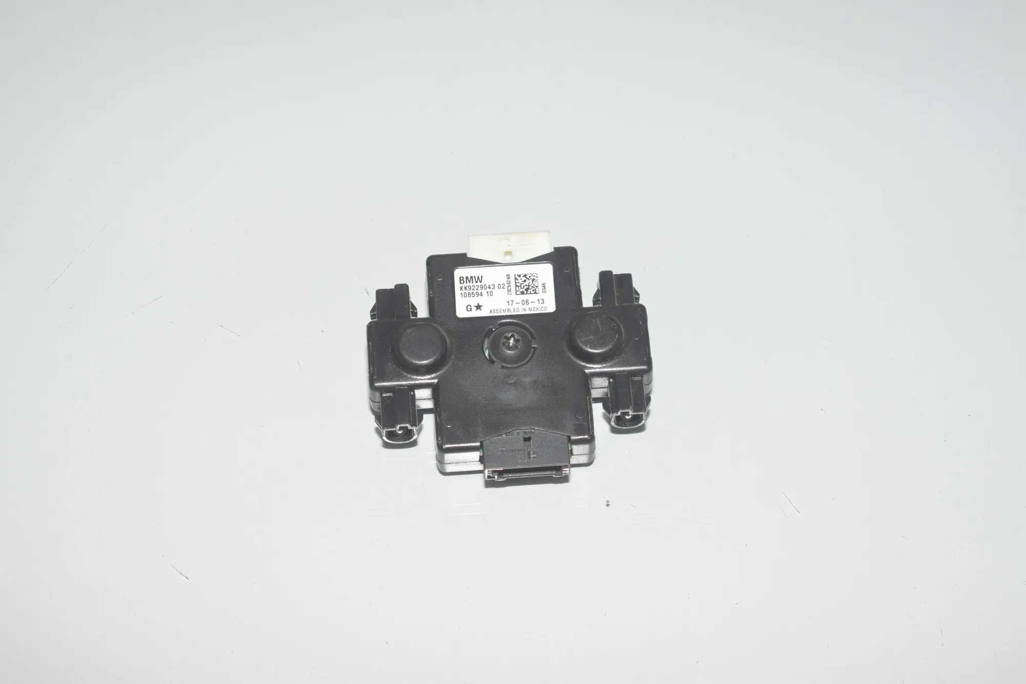 Antenna Amplifier – OEM 9229043 · BMW 3 Touring (F31) 330 d 2013
