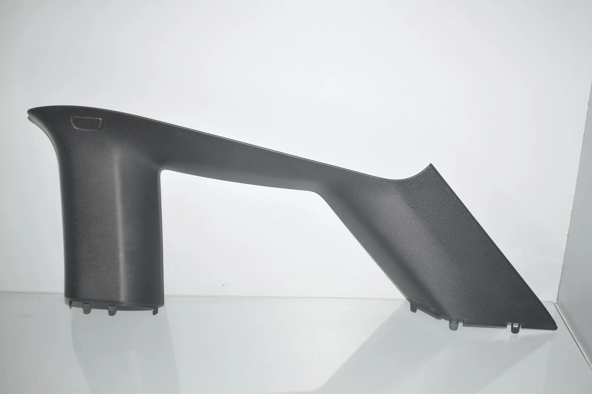 Right Side Pillar Trim – OEM 7275670 · BMW i3 (I01) Electric 2019 – 2
