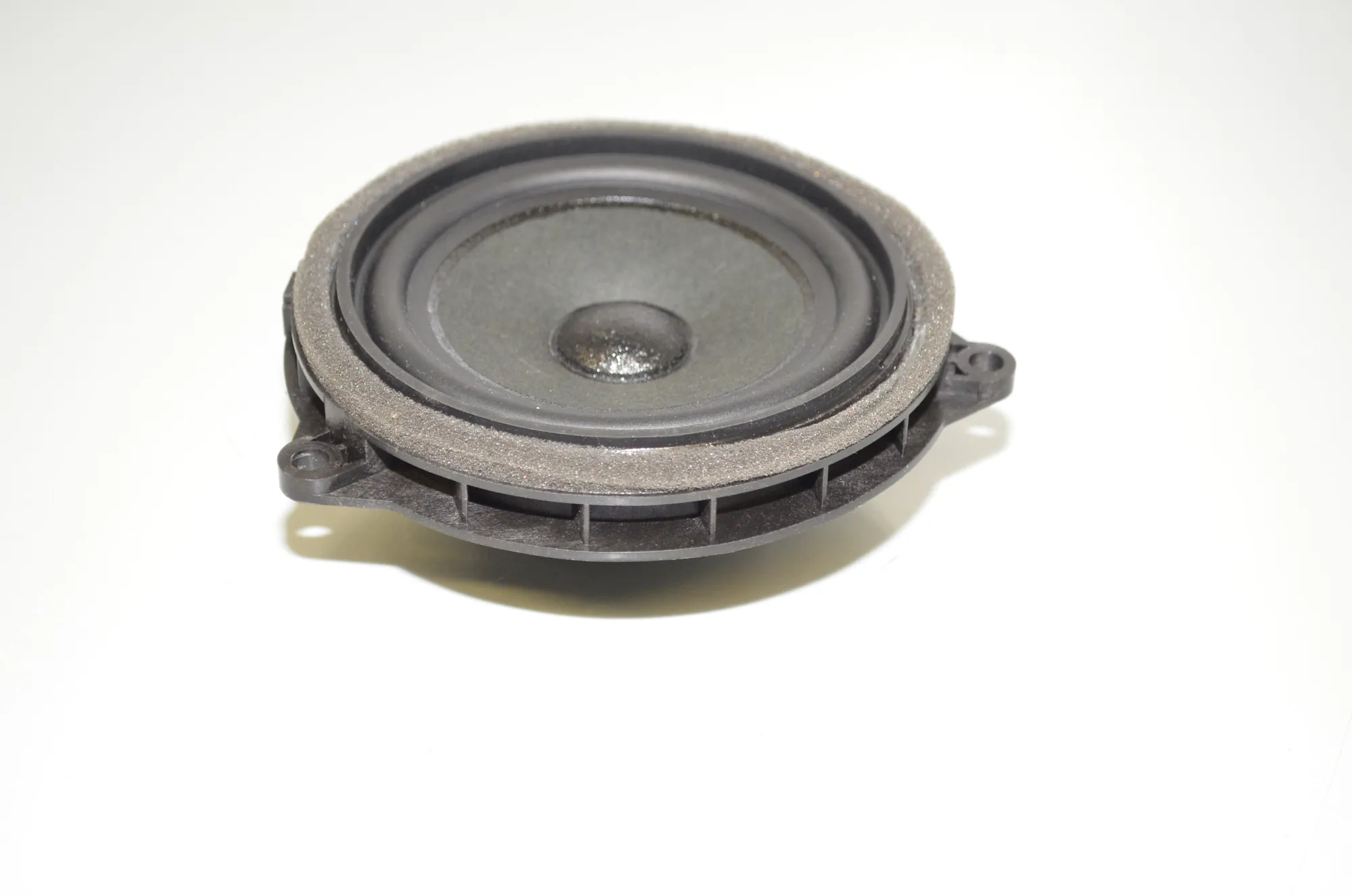Front Right Door Speaker – OEM 8715685 · BMW i3 (I01) Electric 2019 – 2