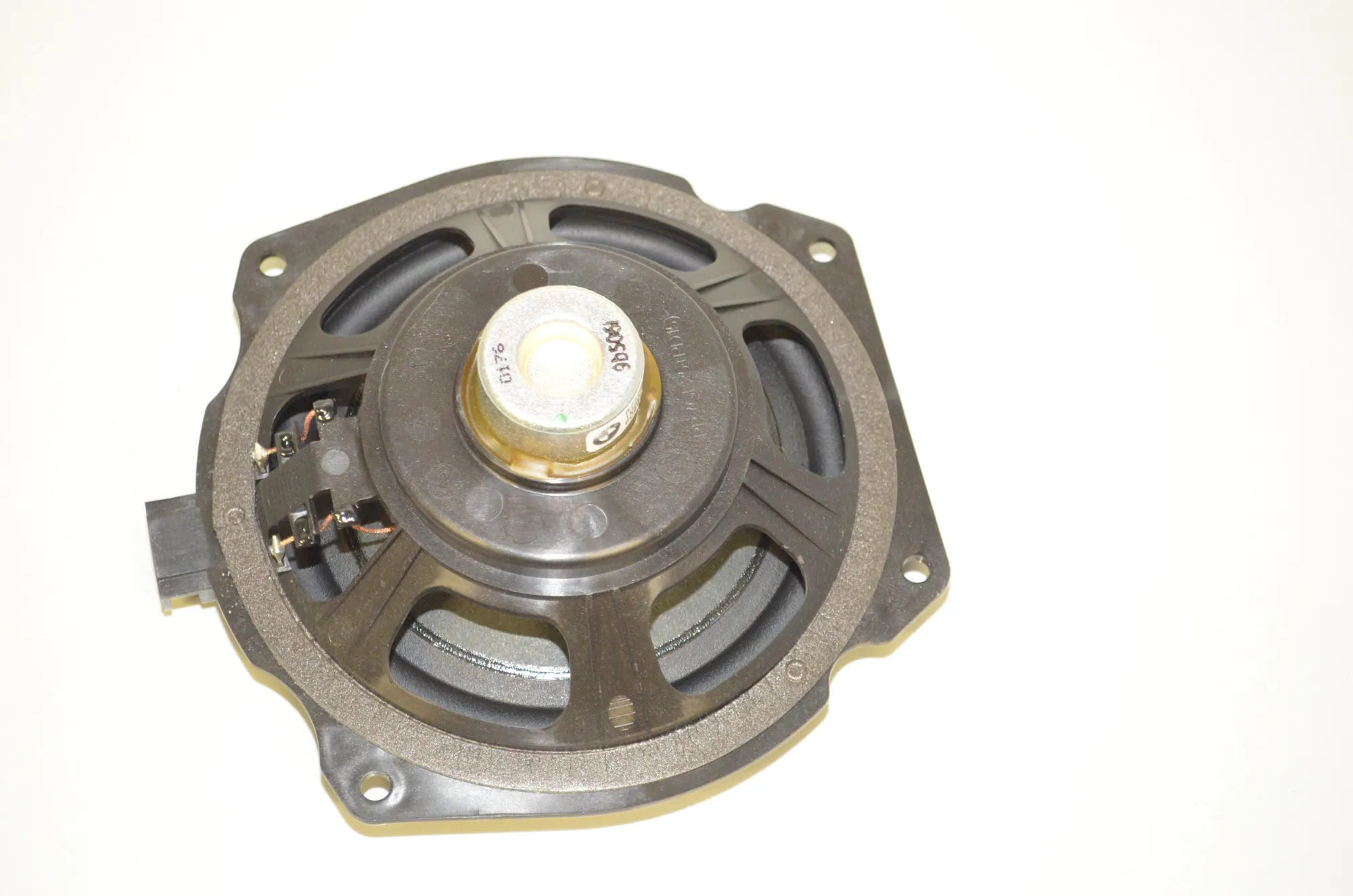 Subwoofer – OEM 8715684 · BMW i3 (I01) Electric 2019 – 4