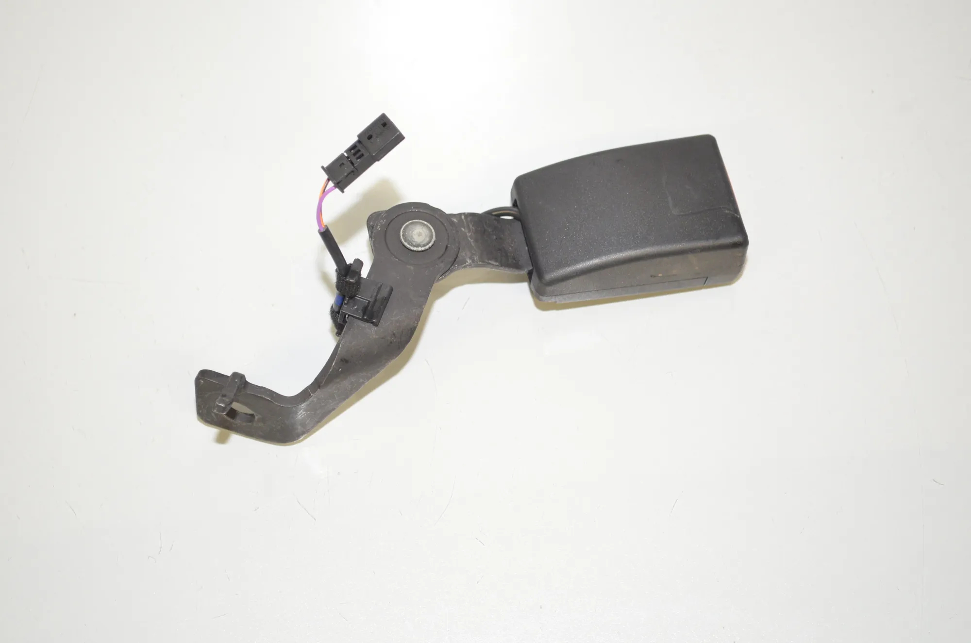 Rear Left Seat Buckle – OEM 7373202 · BMW 3 Gran Turismo (F34) 320 d 2014 – 3