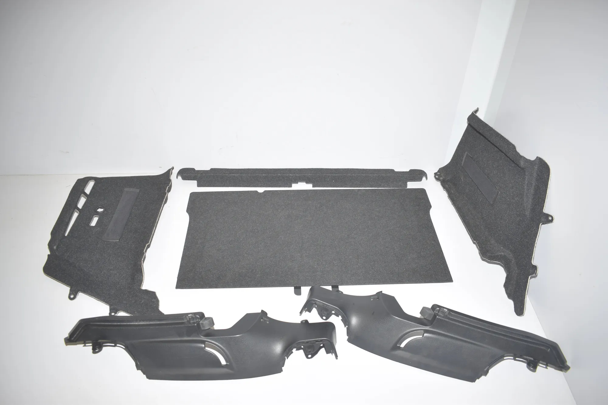 Trunk Trim Kit – OEM 7272385 · BMW i3 (I01) Electric 2019 – 3