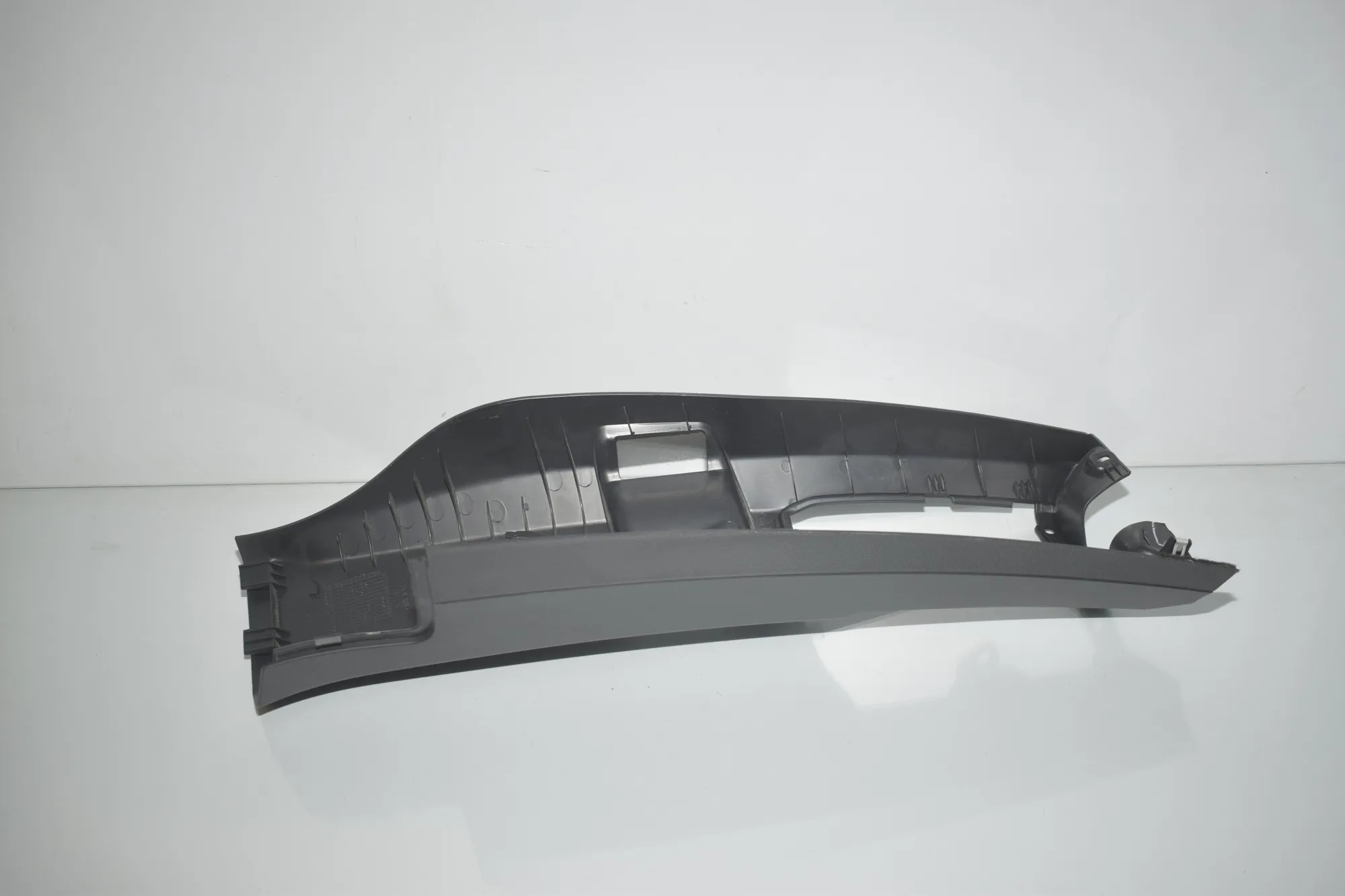 Left Side B Pillar Trim – OEM 7287935 · BMW i3 (I01) Electric 2019 – 3