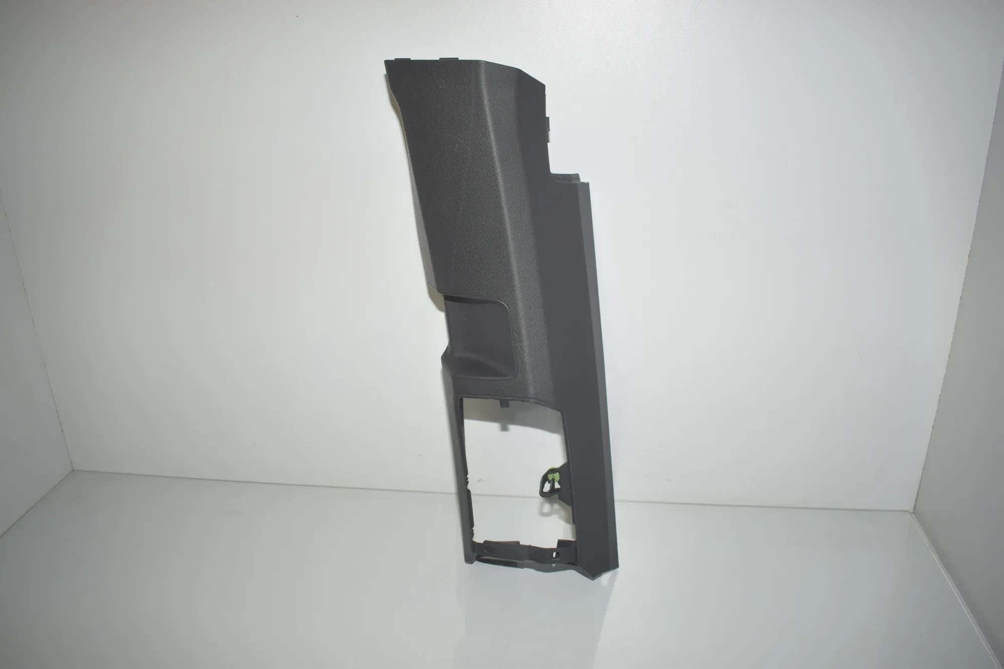 Left Side B Pillar Trim – OEM 7287935 · BMW i3 (I01) Electric 2019 – 5