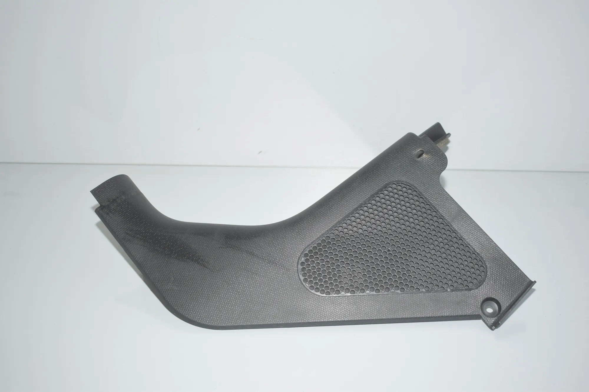 Front Left Interior Step Trim – OEM 7272417 · BMW i3 (I01) Electric 2019