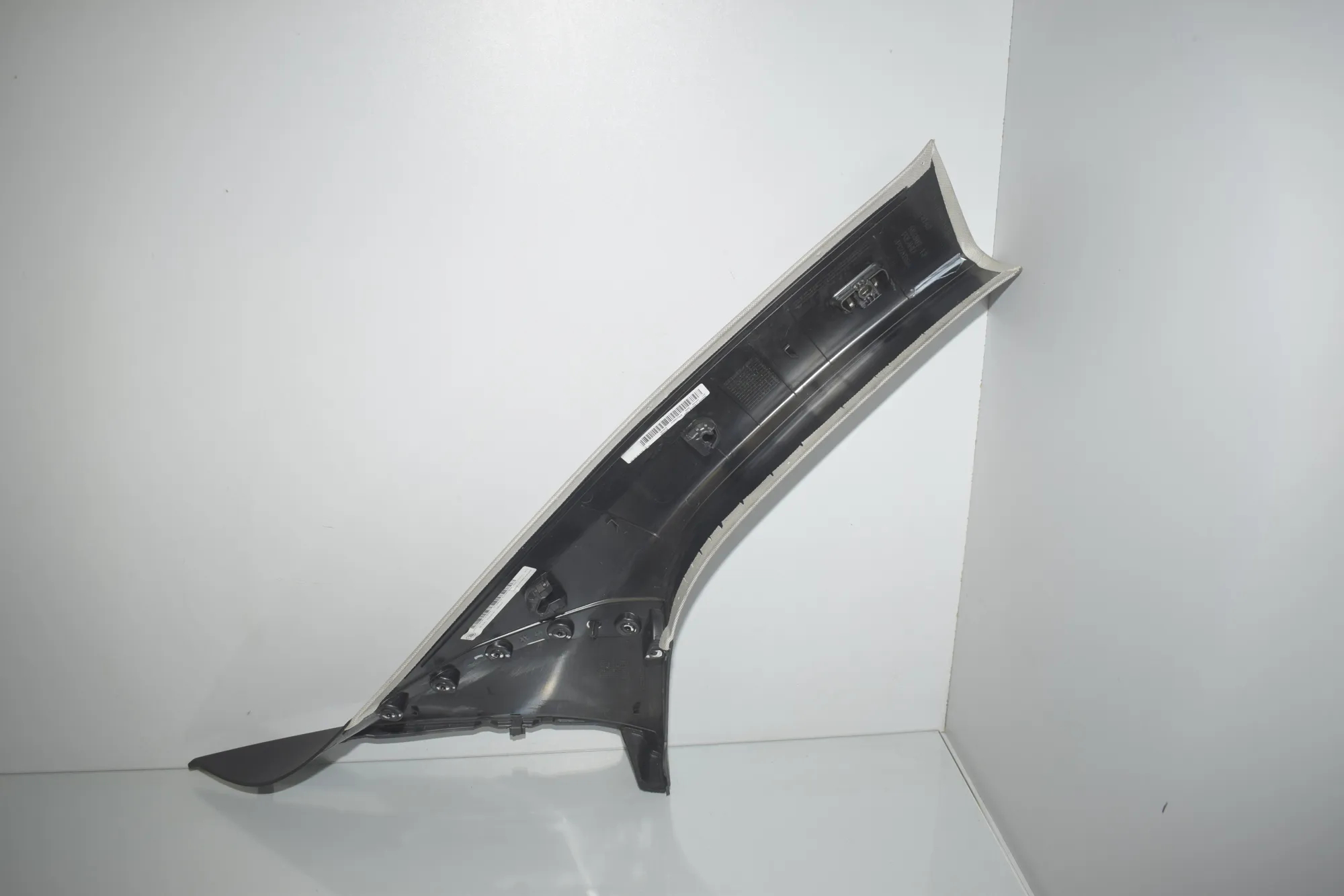 Front Left A Pillar Trim – OEM 7275667 · BMW i3 (I01) Electric 2019 – 4