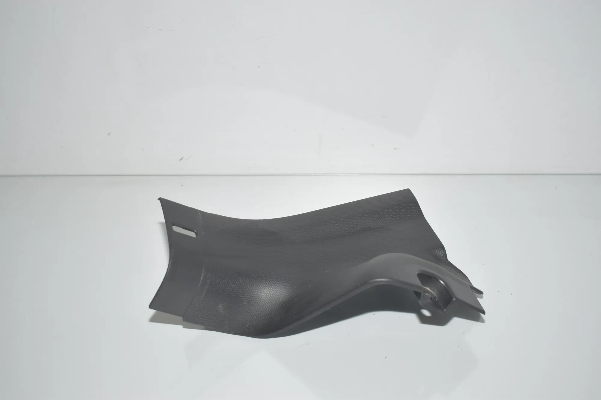 Rear Right Interior Step Trim – OEM 7272382 · BMW i3 (I01) Electric 2019