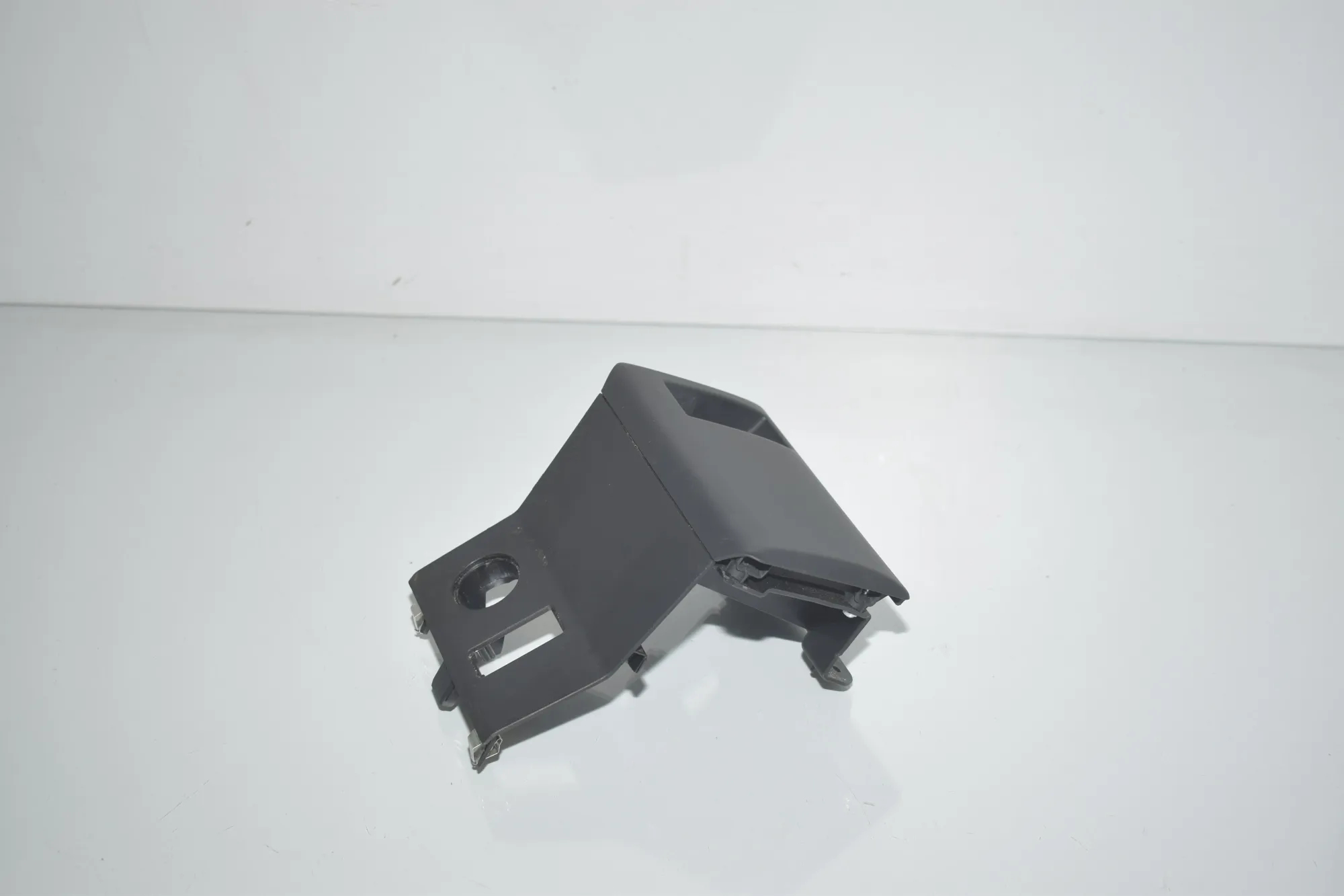 Center Console Trim – OEM 9386734 · BMW i3 (I01) Electric 2019 – 2