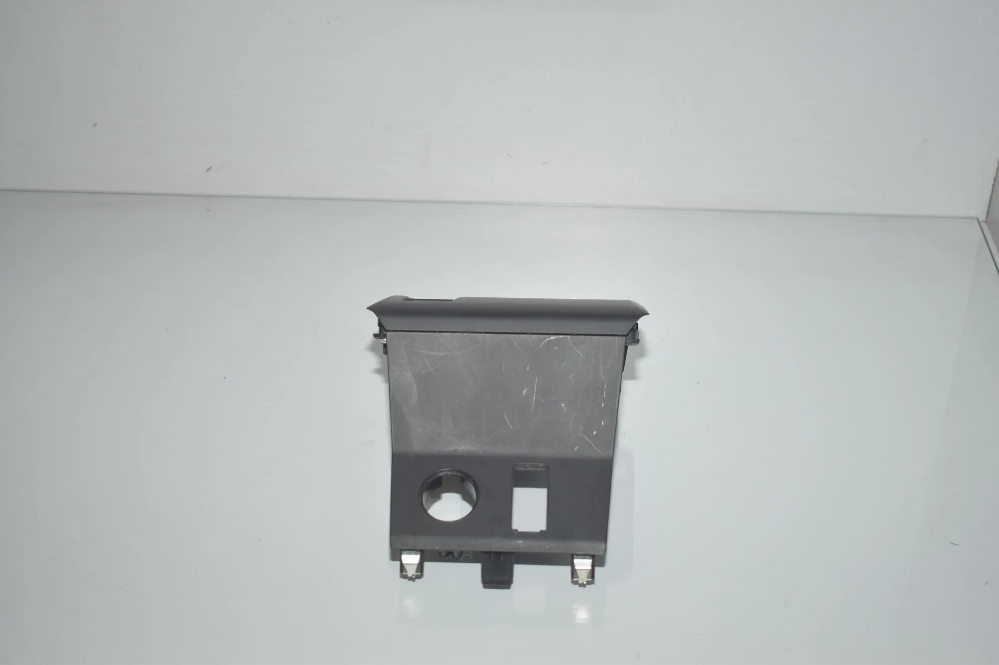 Center Console Trim – OEM 9386734 · BMW i3 (I01) Electric 2019