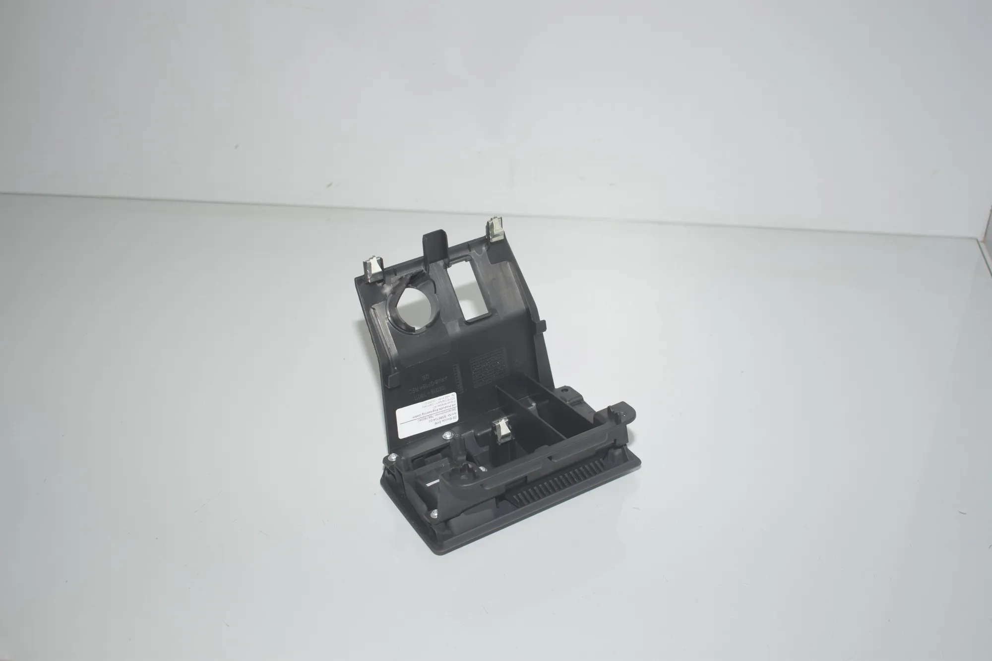 Center Console Trim – OEM 9386734 · BMW i3 (I01) Electric 2019 – 4