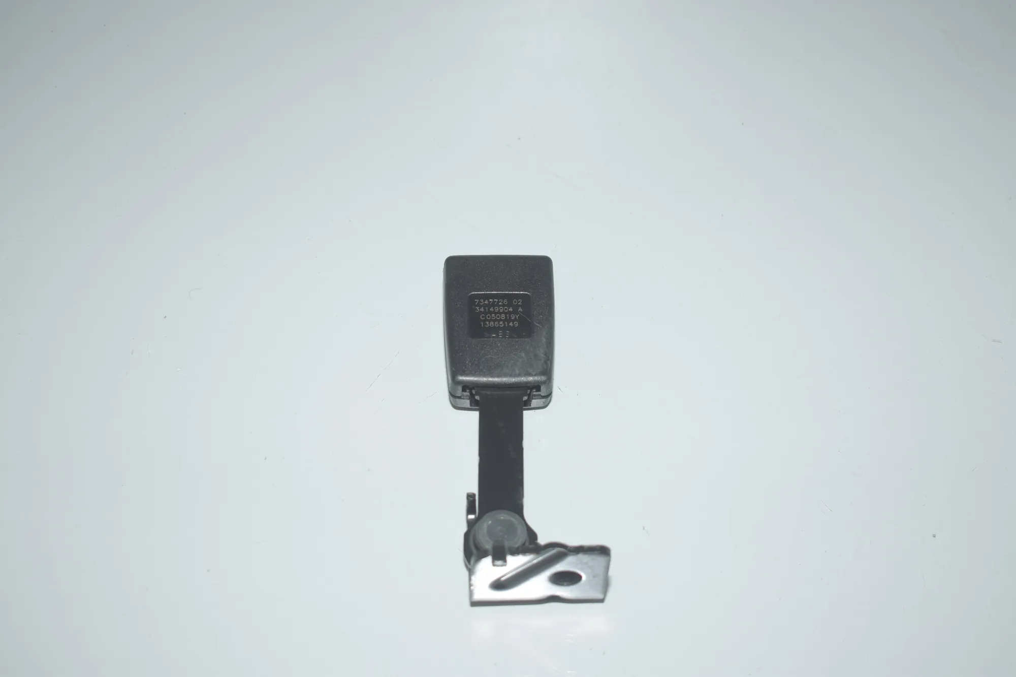 Rear Right Seat Buckle – OEM 7347726 · BMW i3 (I01) Electric 2019