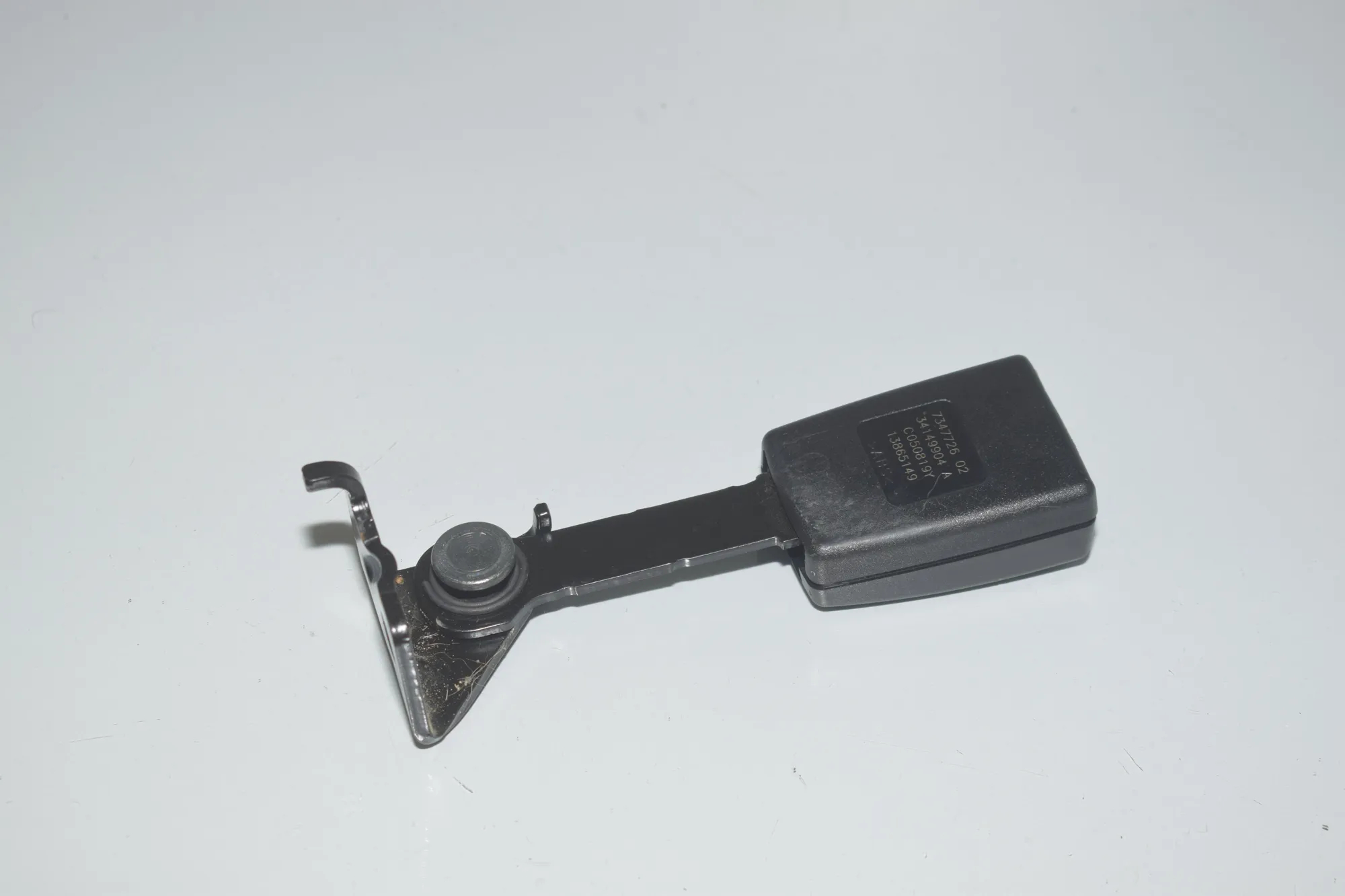 Rear Right Seat Buckle – OEM 7347726 · BMW i3 (I01) Electric 2019 – 2