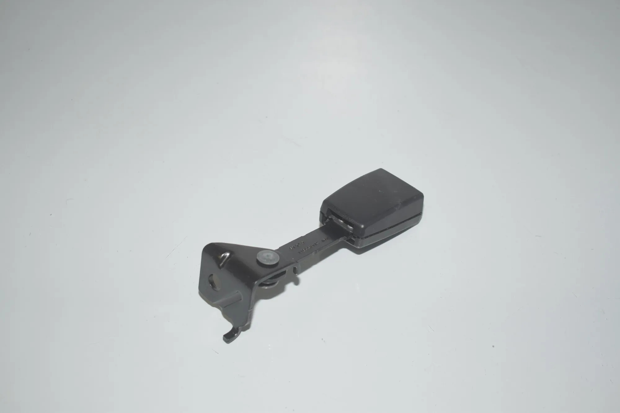 Rear Right Seat Buckle – OEM 7347726 · BMW i3 (I01) Electric 2019 – 3