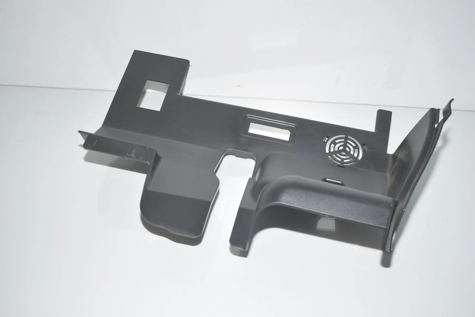 Dashboard Lower Trim – OEM 9283030 · BMW i3 (I01) Electric 2019