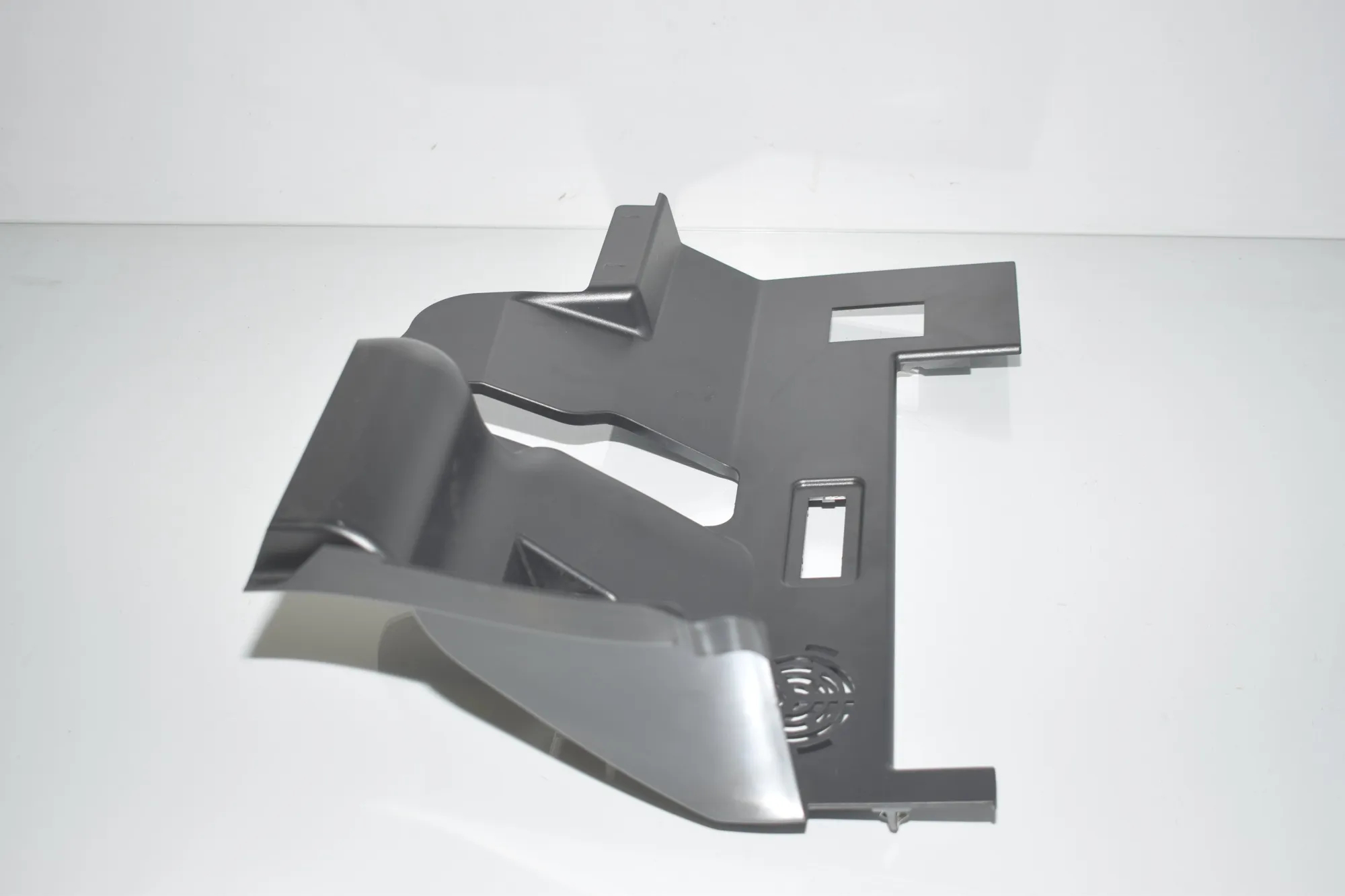 Dashboard Lower Trim – OEM 9283030 · BMW i3 (I01) Electric 2019 – 2