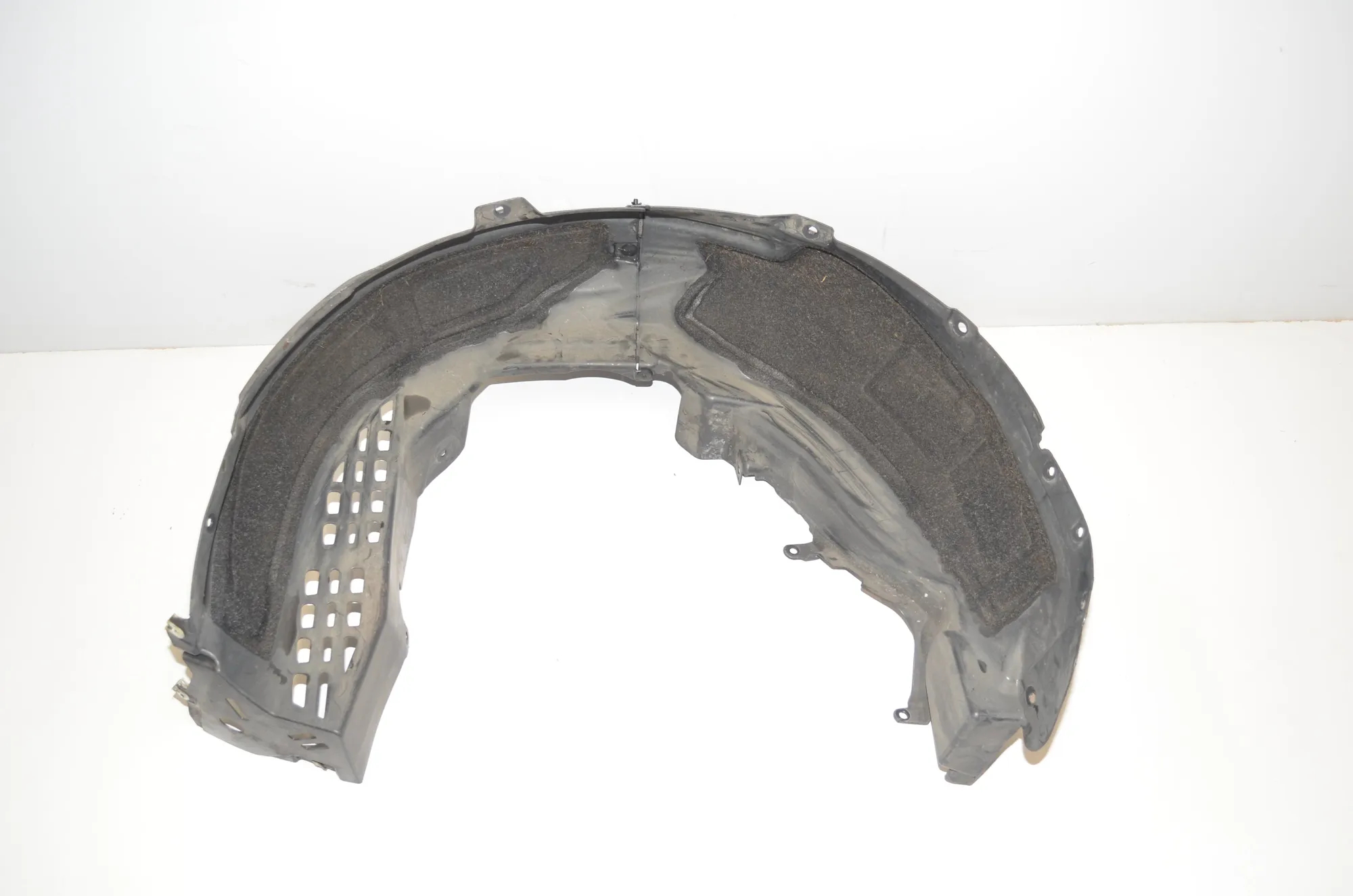 Rear Right Arch Liner – OEM 7394078 · BMW i3 (I01) Electric 2019