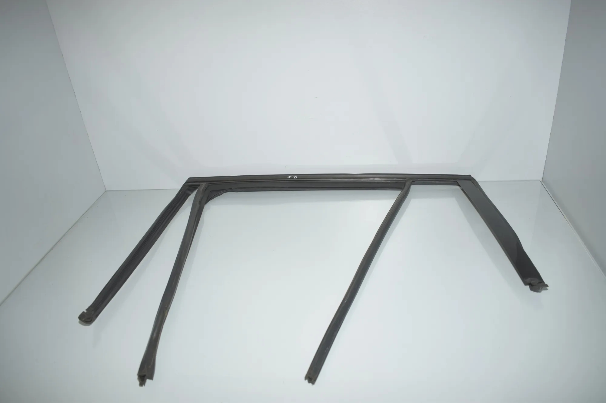 Rear Left Door Rubber Seal – OEM 7311265 · BMW X3 (F25) xDrive 20 d 2012 – 2