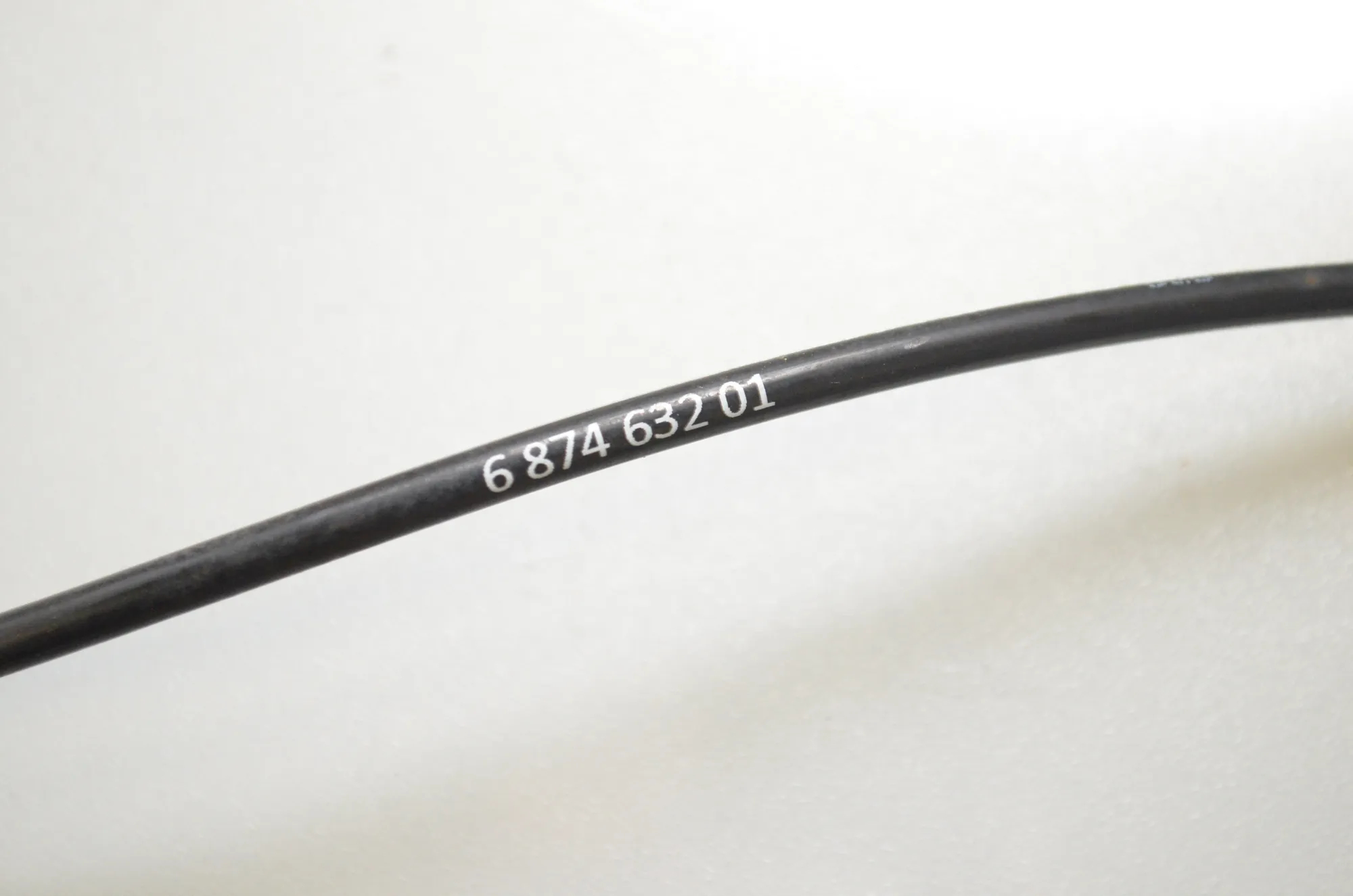 Front Left ABS Sensor – OEM 6874632 · BMW 5 (G30) (2016 - -) 520 i 2018 – 4