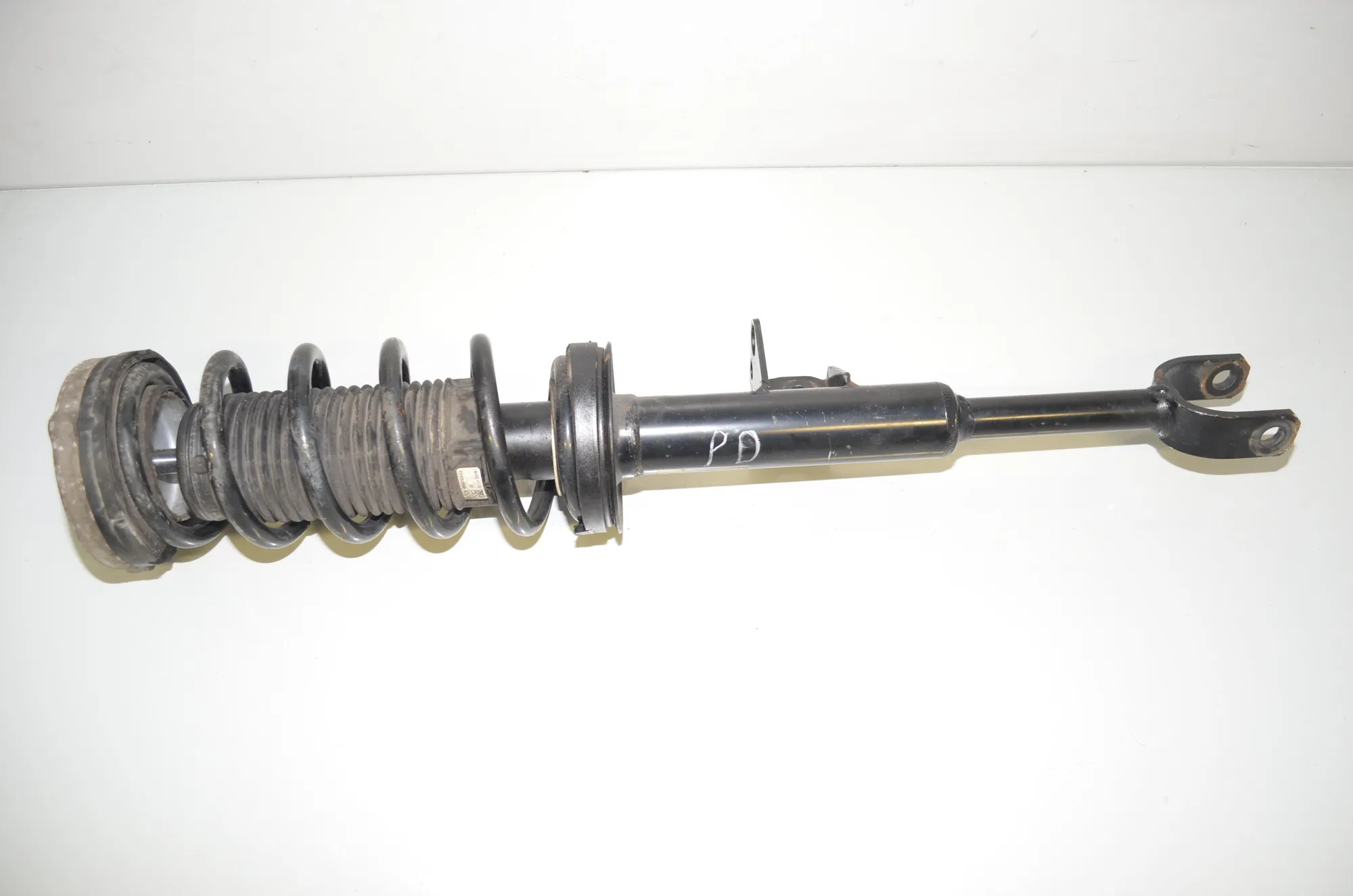 Front Right Shock Absorber – OEM 6866598 · BMW 5 (G30) (2016 - -) 520 i 2018