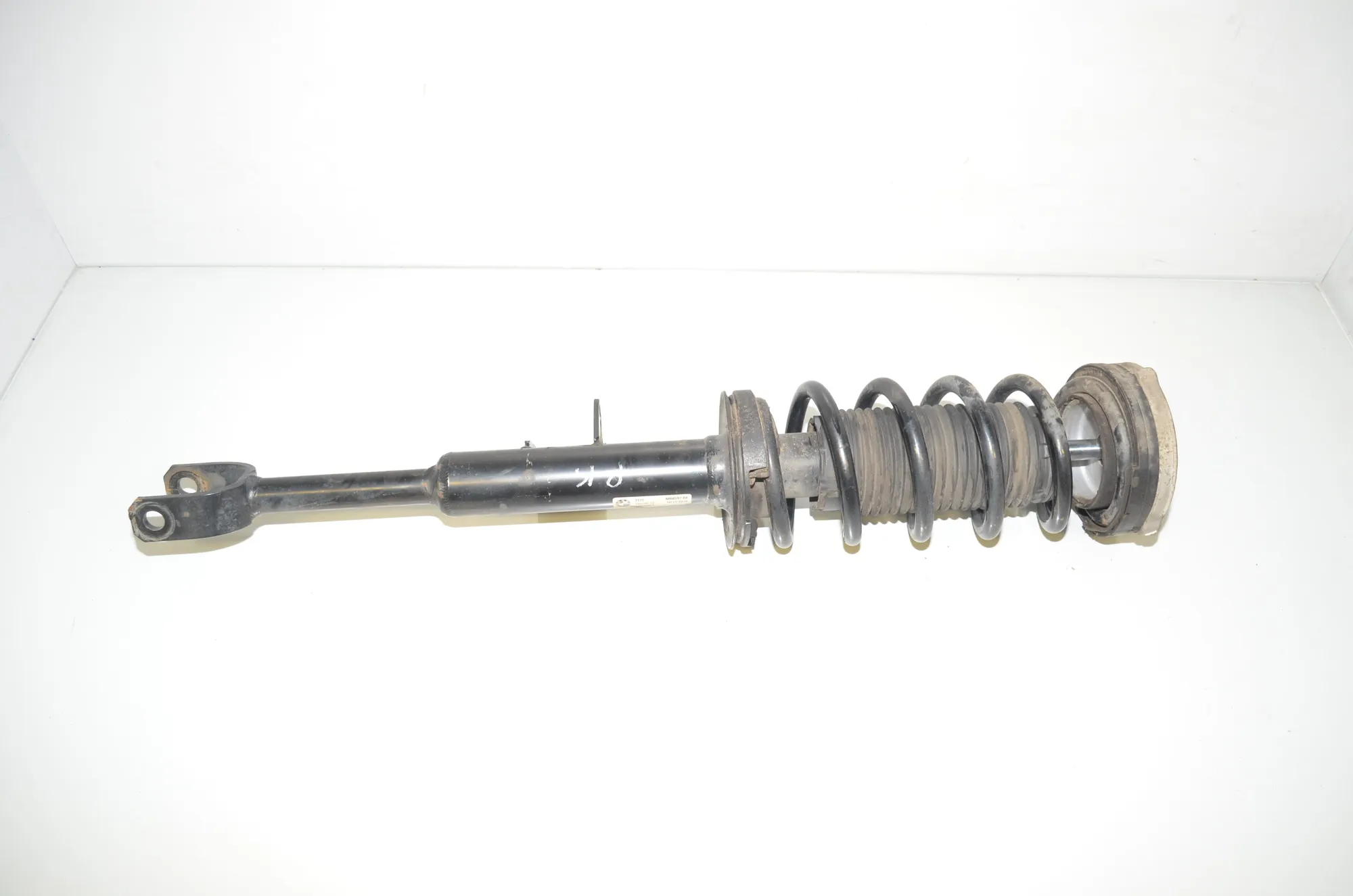 Front Left Shock Absorber – OEM 6866597 · BMW 5 (G30) (2016 - -) 520 i 2018
