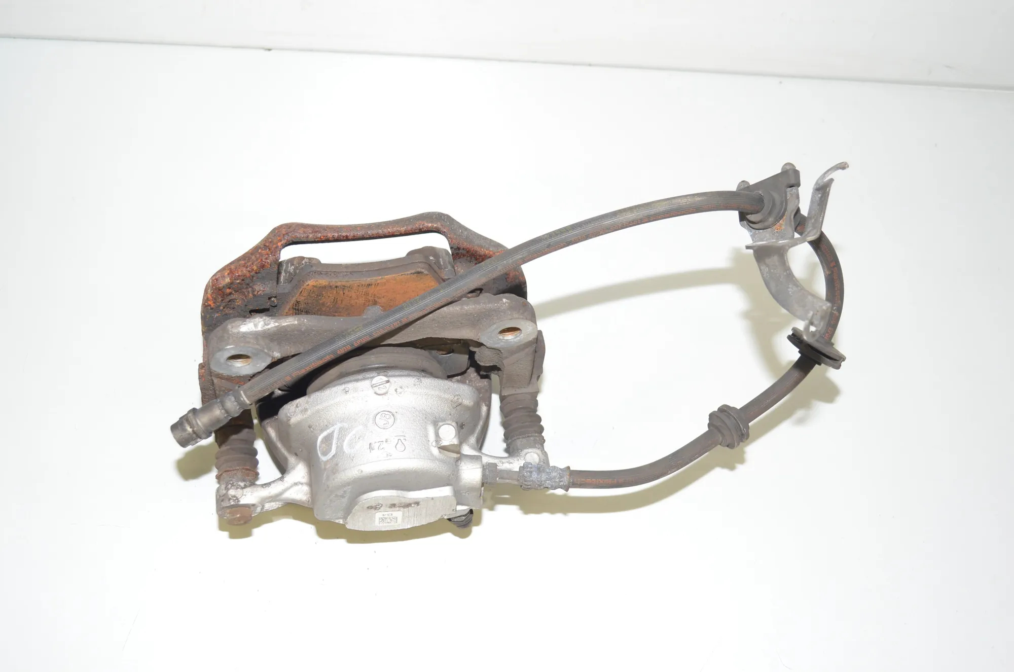 Front Right Brake Caliper – OEM 6872800 · BMW 5 (G30) (2016 - -) 520 i 2018 – 3