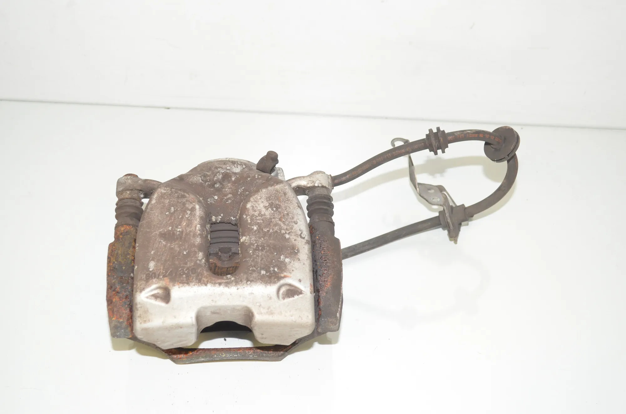 Front Right Brake Caliper – OEM 6872800 · BMW 5 (G30) (2016 - -) 520 i 2018 – 2