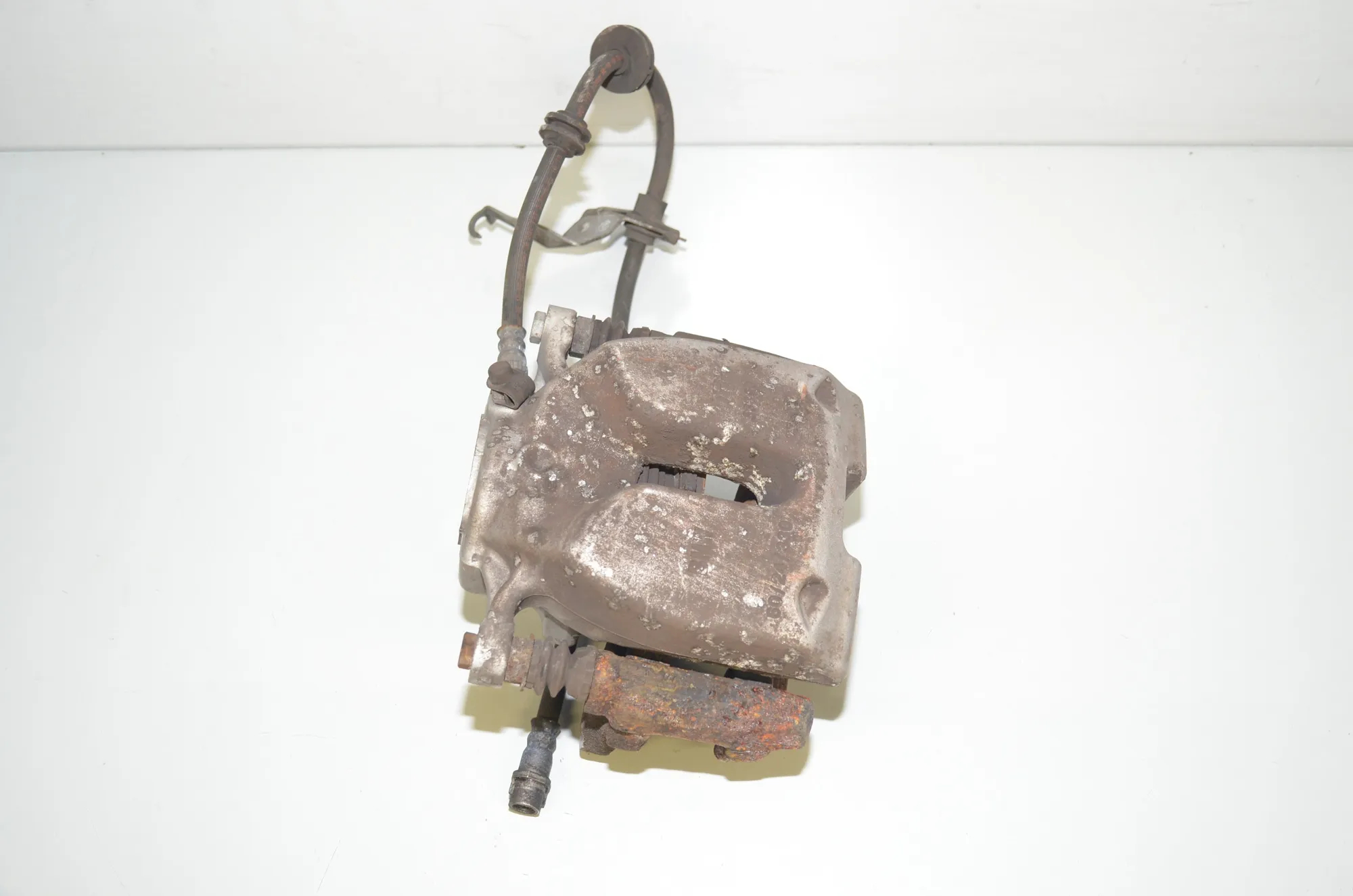 Front Right Brake Caliper – OEM 6872800 · BMW 5 (G30) (2016 - -) 520 i 2018