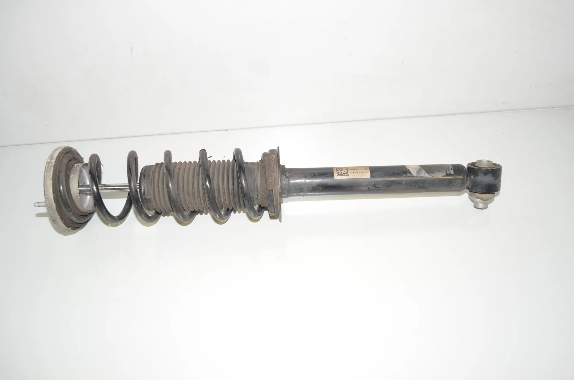 Rear Left Shock Absorber – OEM 6866617 · BMW 5 (G30) (2016 - -) 520 i 2018