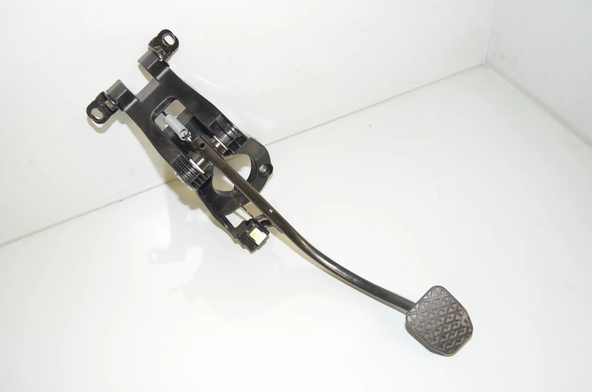 Brake Pedal – OEM 6799925 · BMW i3 (I01) Electric 2019
